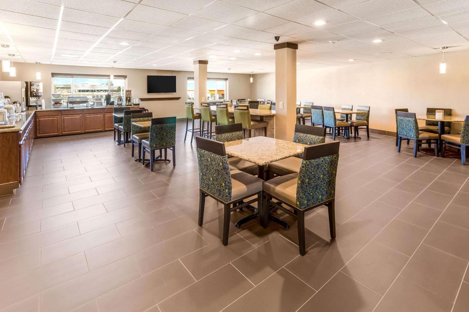 Comfort Inn Waukesha - Milwaukee West photo 33