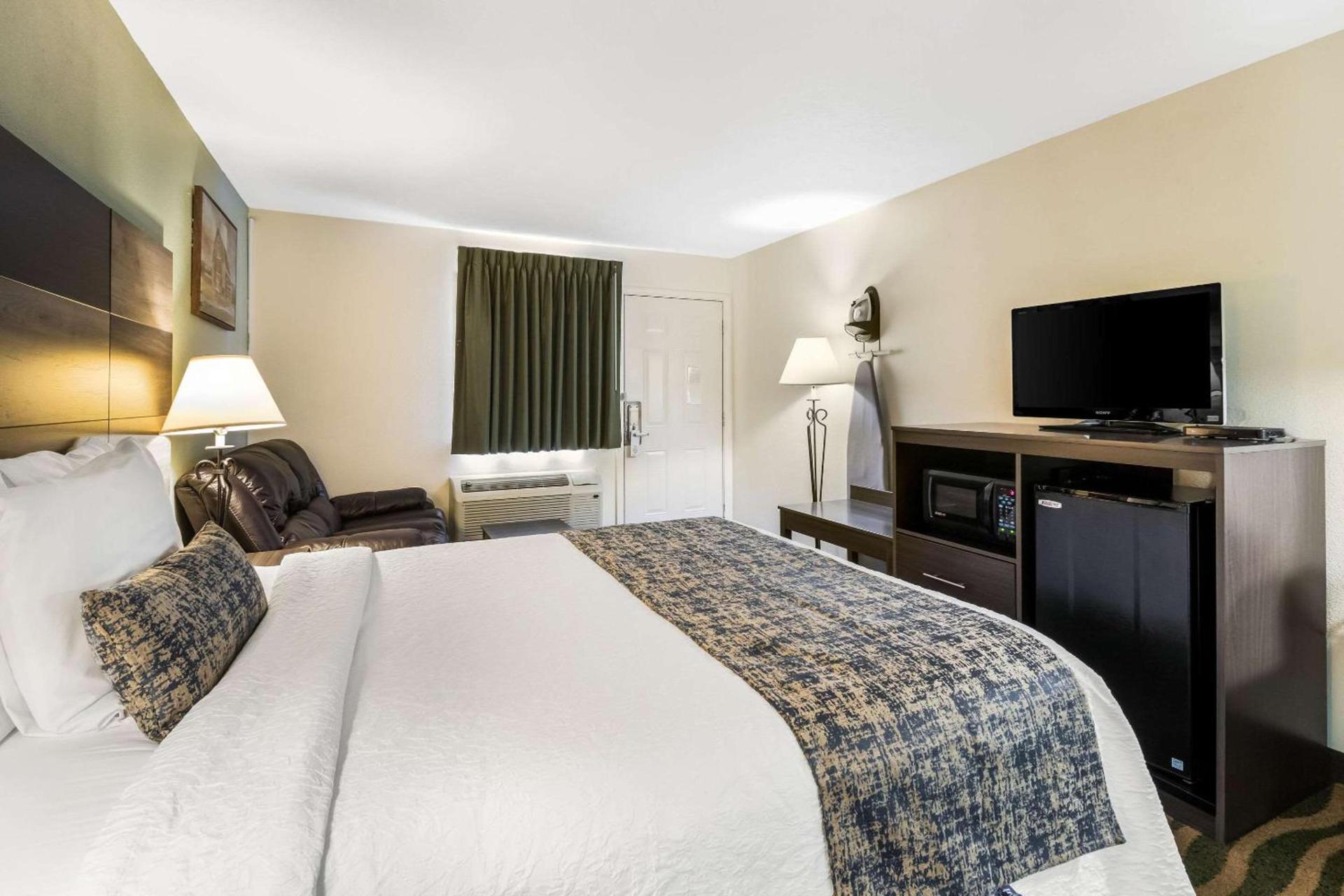 Rodeway Inn Cadiz photo 9