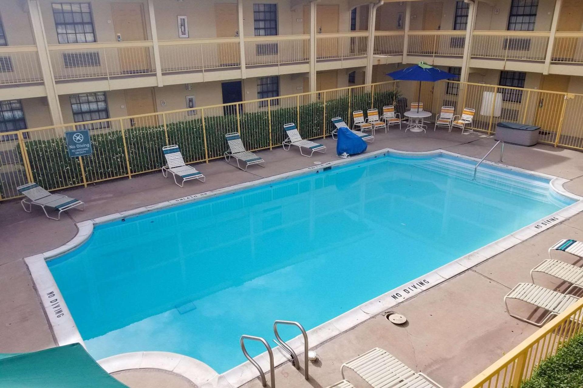 Motel 6 Aurora, CO - Medical Center photo 5
