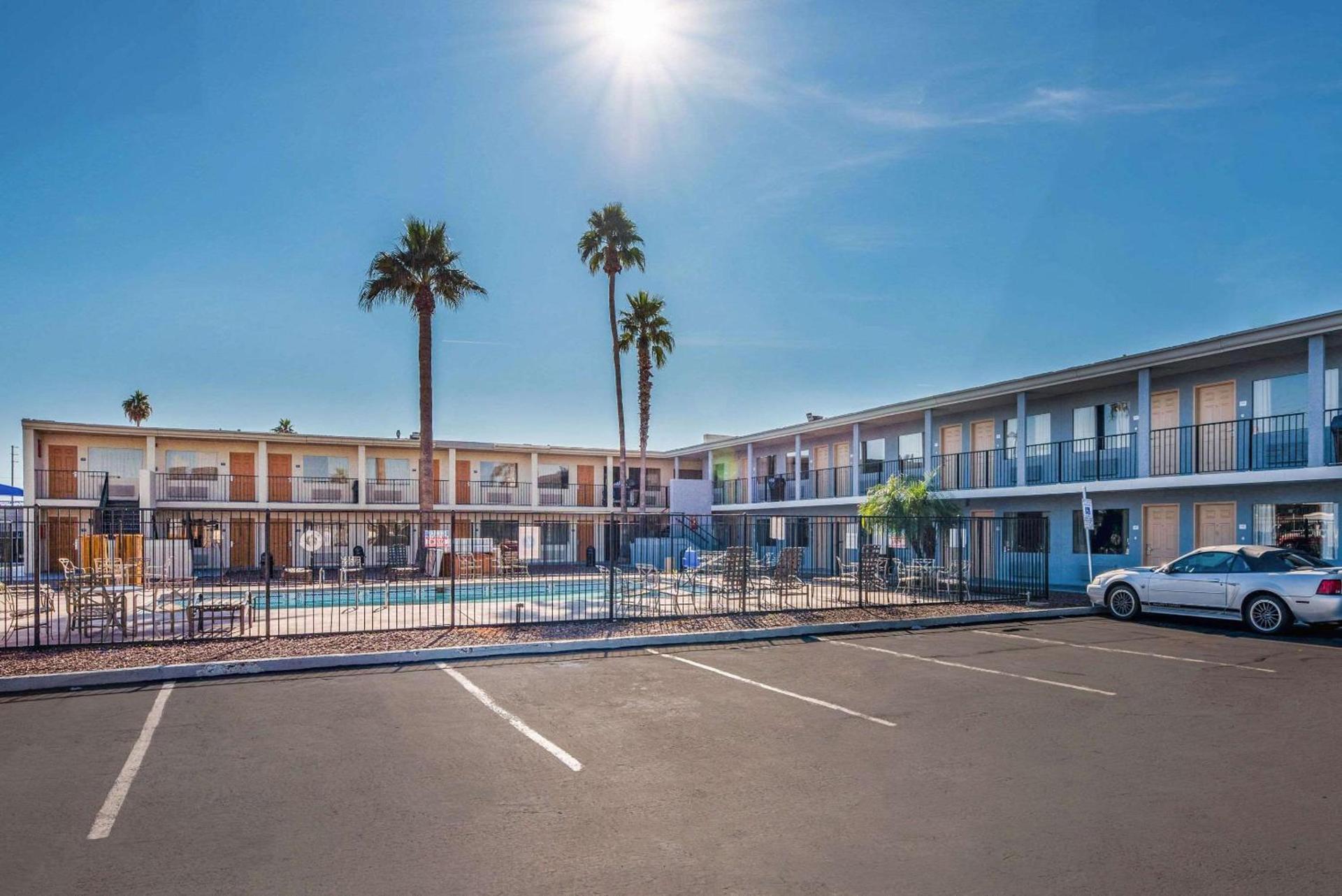 Econo Lodge Phoenix North I-17 photo 2