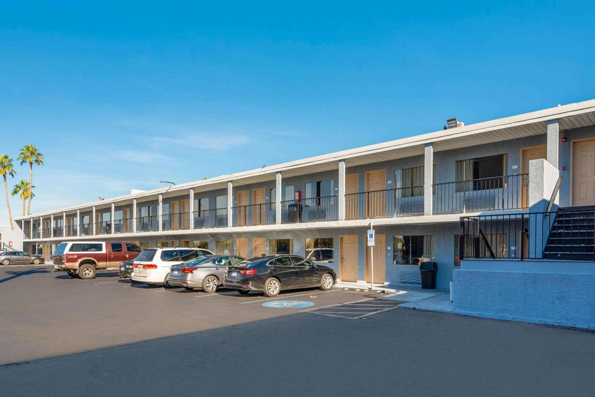 Econo Lodge Phoenix North I-17 photo 3