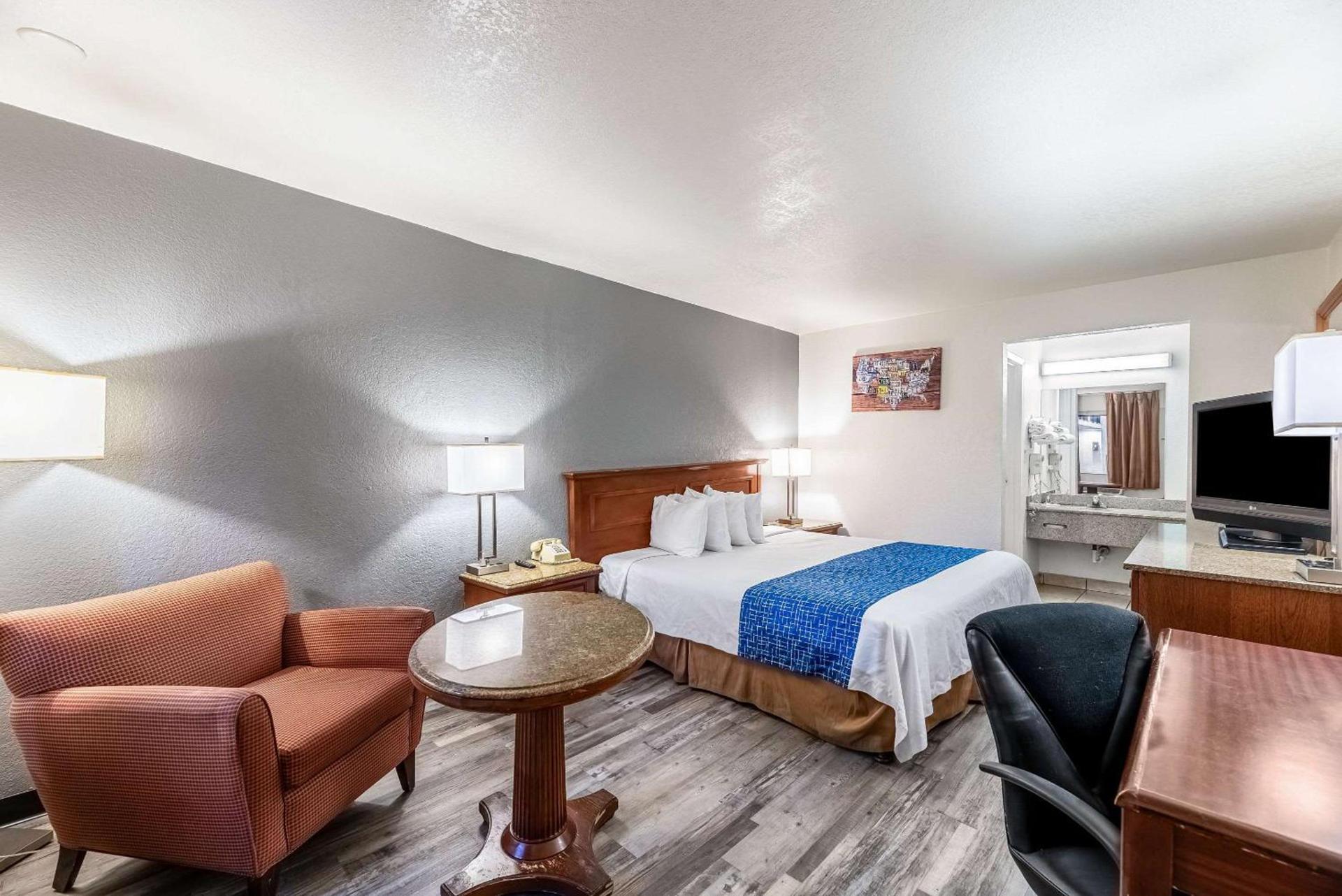 Econo Lodge Phoenix North I-17 photo 14