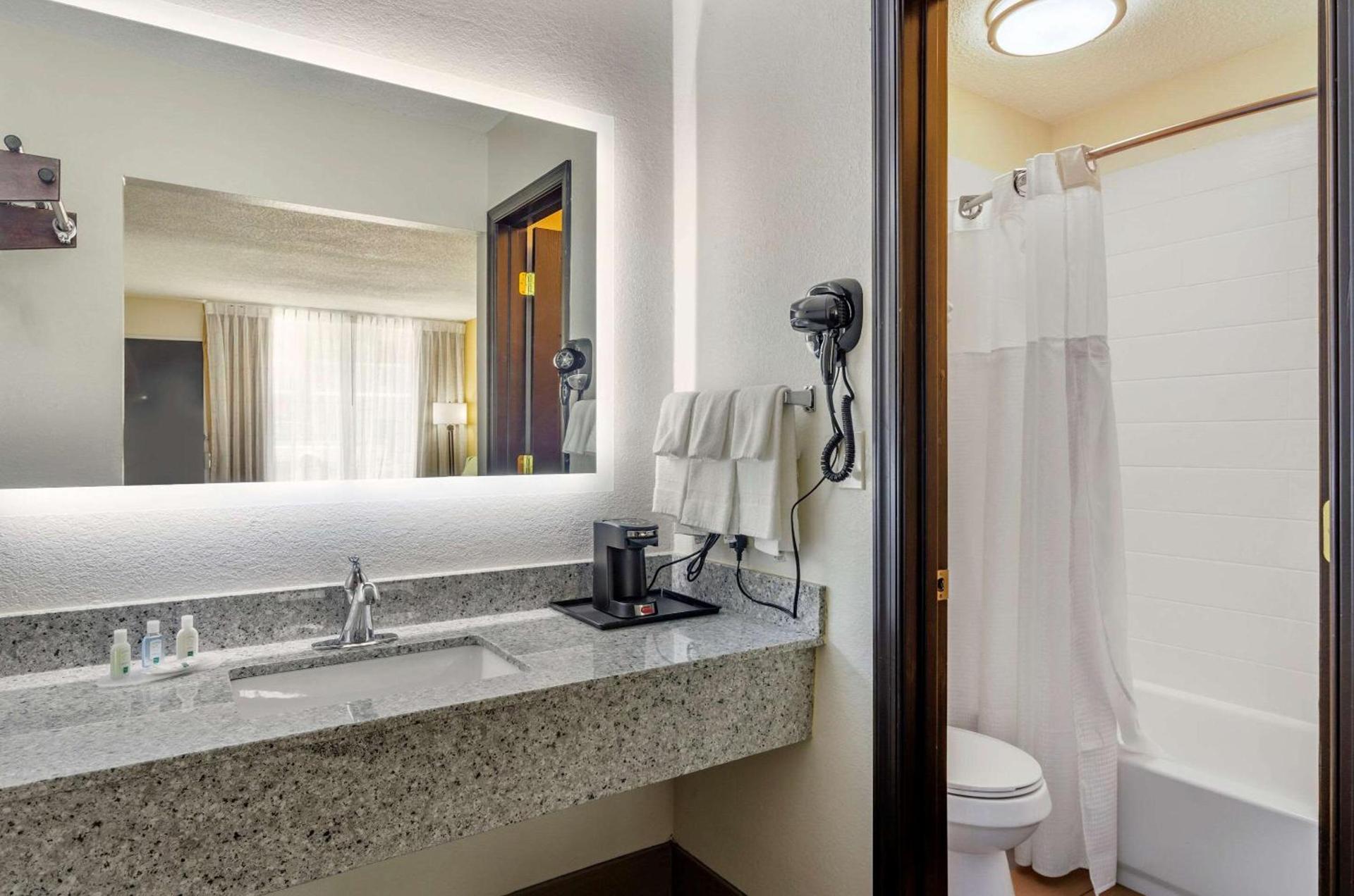 Quality Inn Verona - Staunton North photo 18