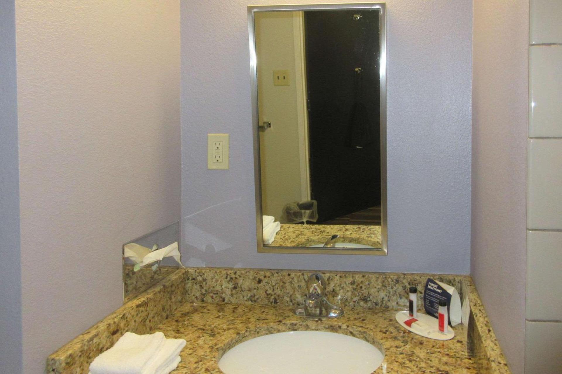 Quality Inn & Suites Caldwell I-77 photo 7