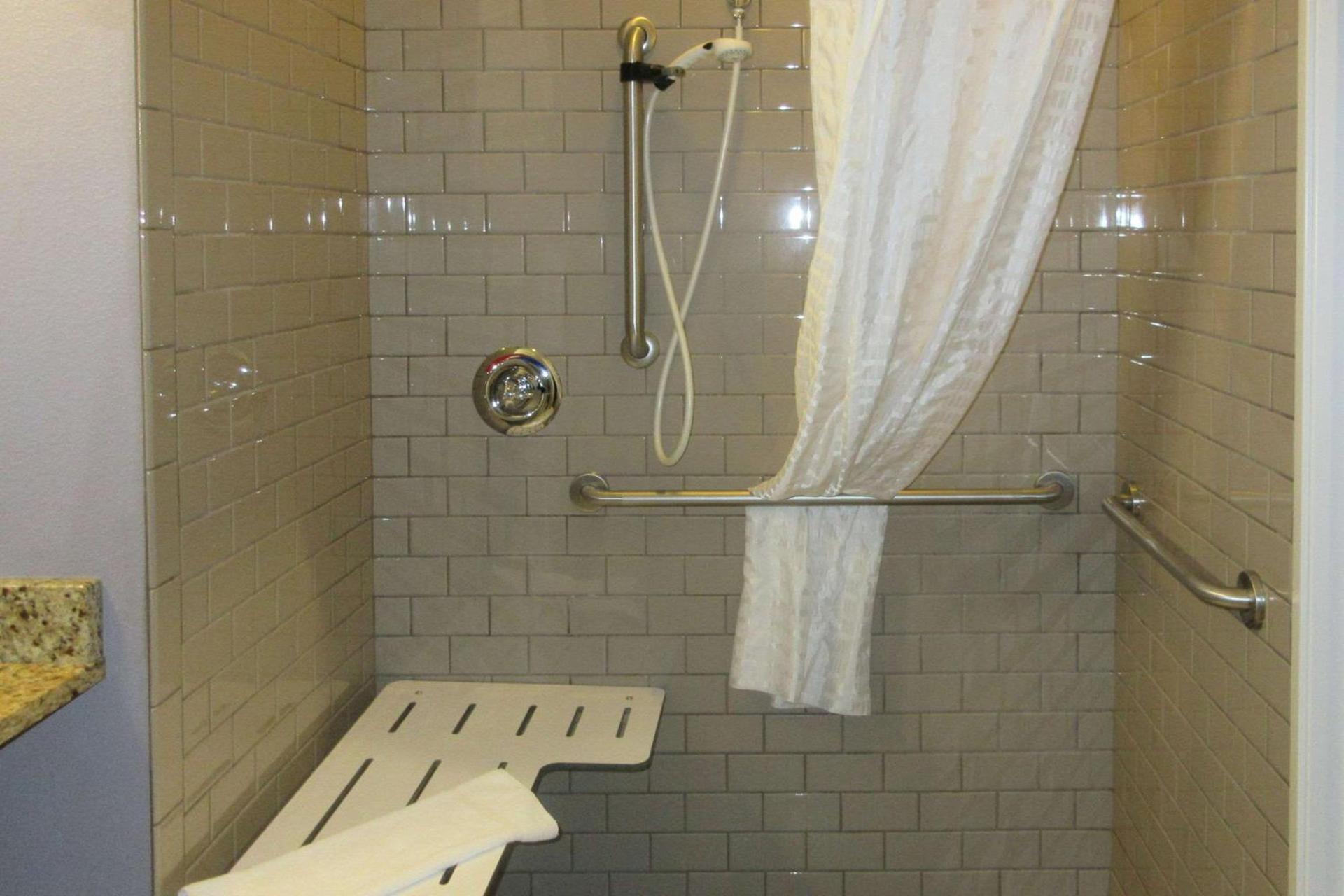 Quality Inn & Suites Caldwell I-77 photo 9