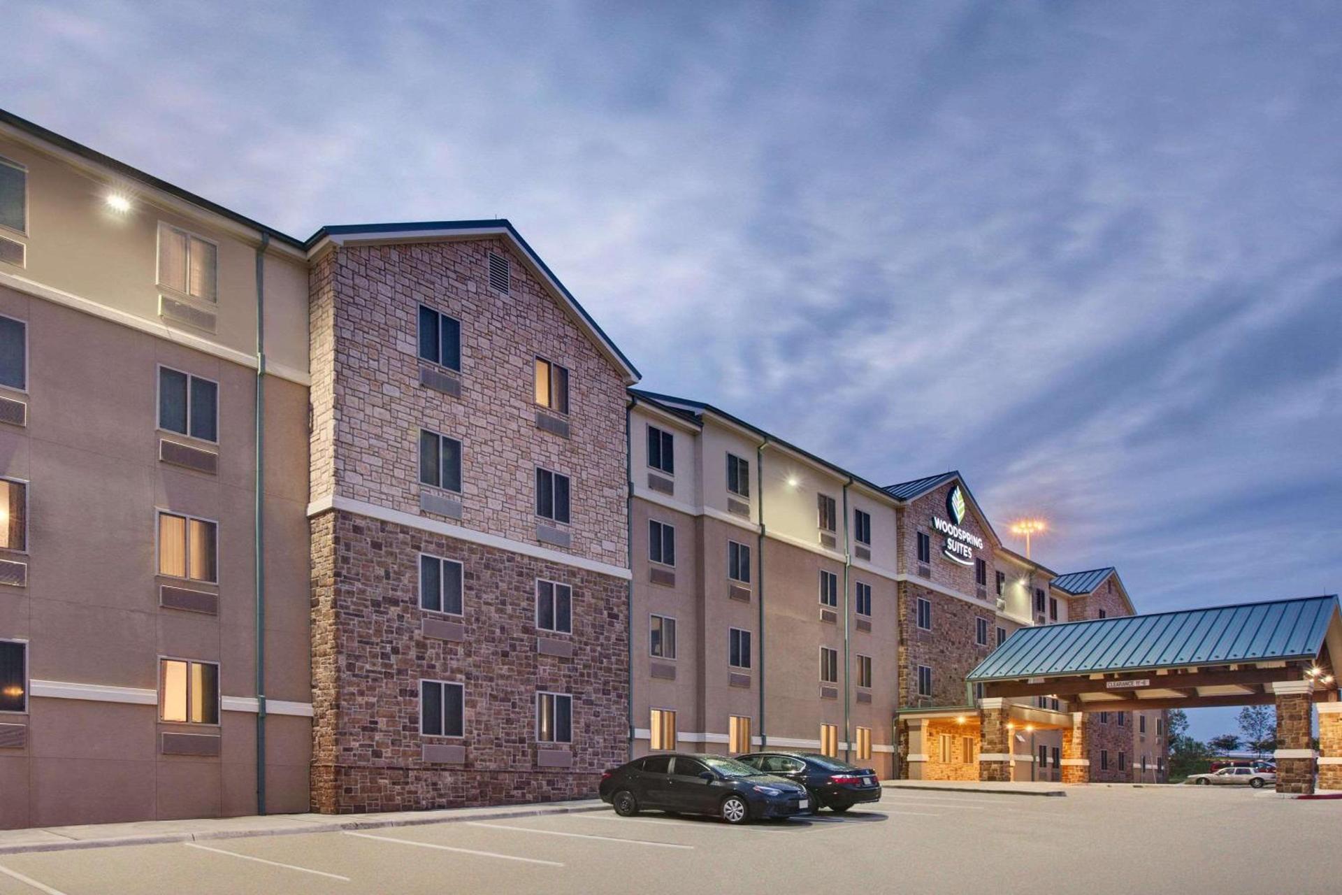 WoodSpring Suites Las Colinas - Northwest Dallas photo 1