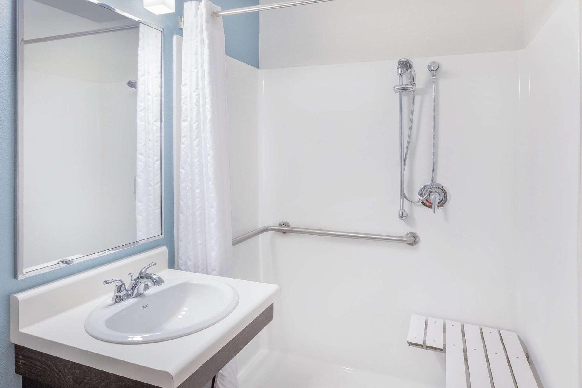WoodSpring Suites Las Colinas - Northwest Dallas photo 10