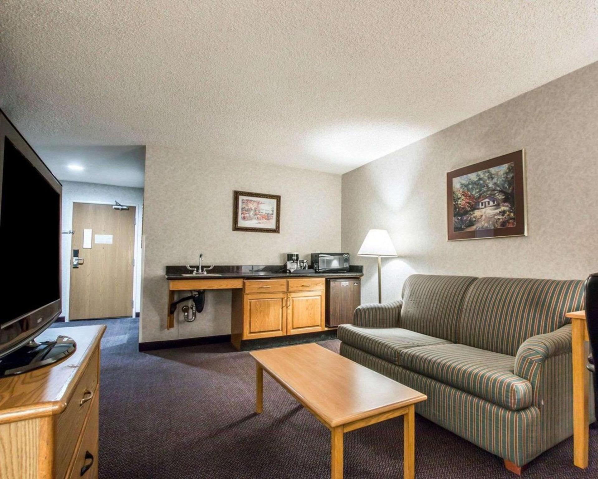 Quality Suites San Diego Otay Mesa photo 11