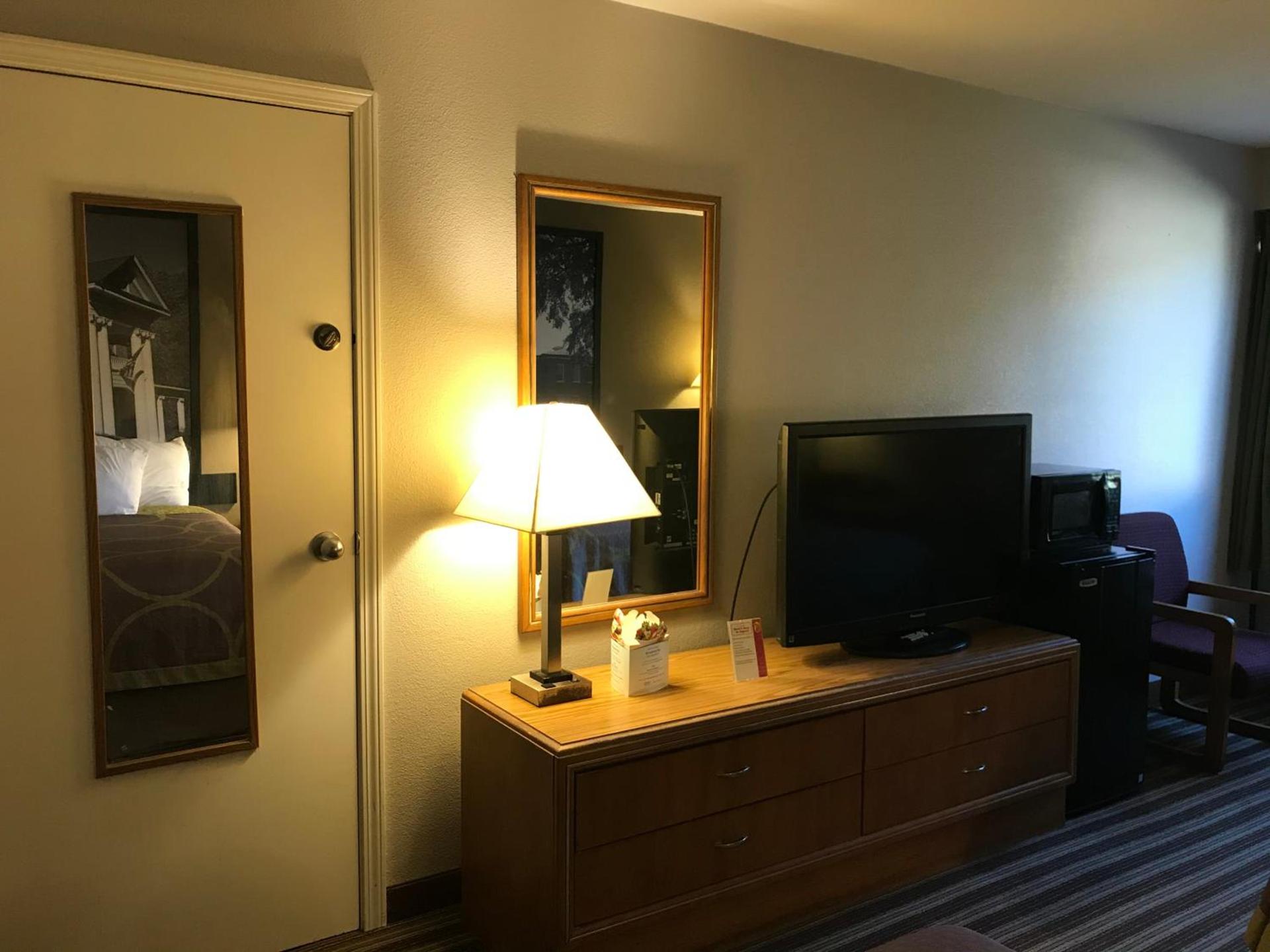 Super 8 by Wyndham Oxford MS University Area photo 19
