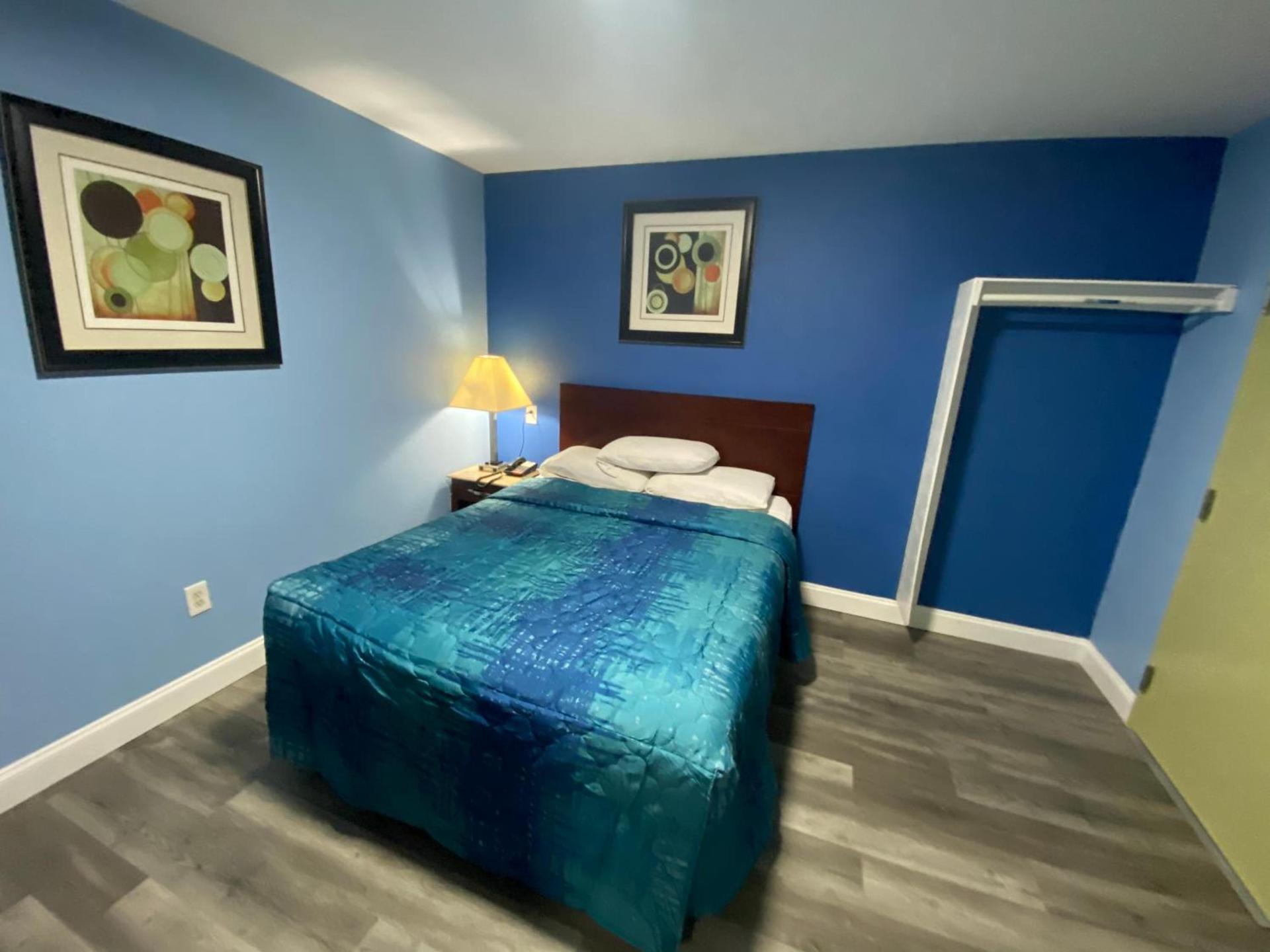Red Carpet Inn & Suites Wrightstown photo 5