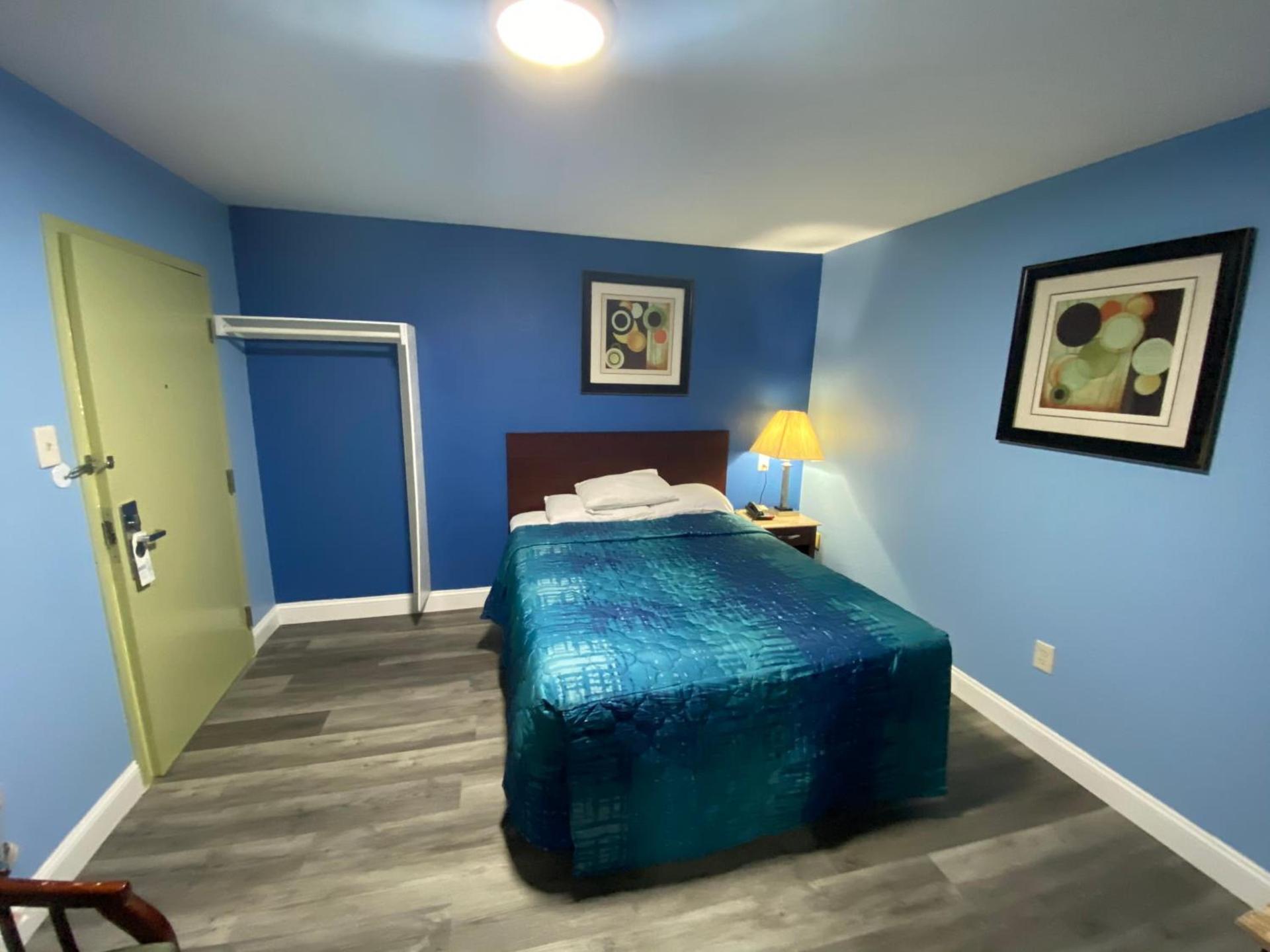 Red Carpet Inn & Suites Wrightstown photo 4
