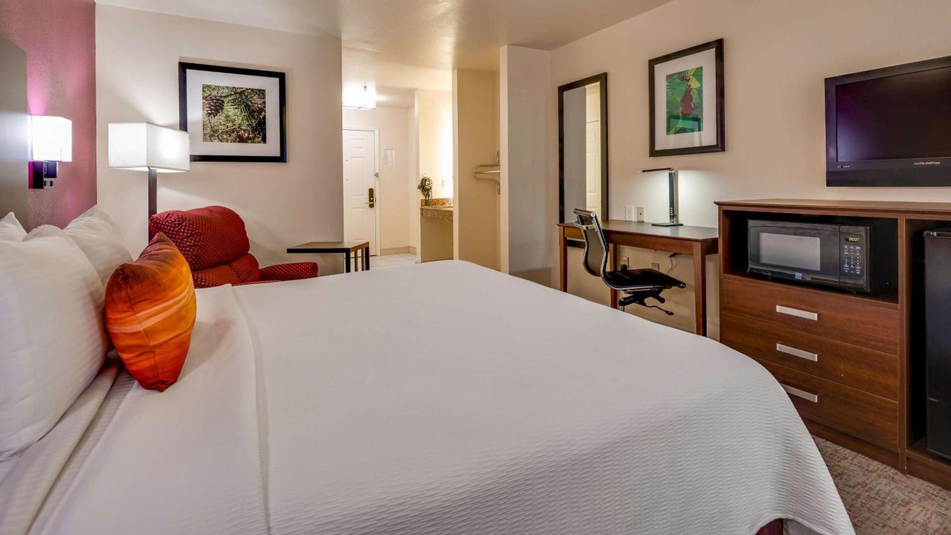 Best Western Pineywoods Inn photo 9