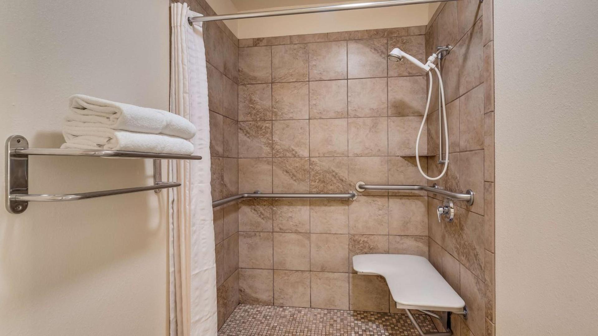 Best Western Pineywoods Inn photo 16