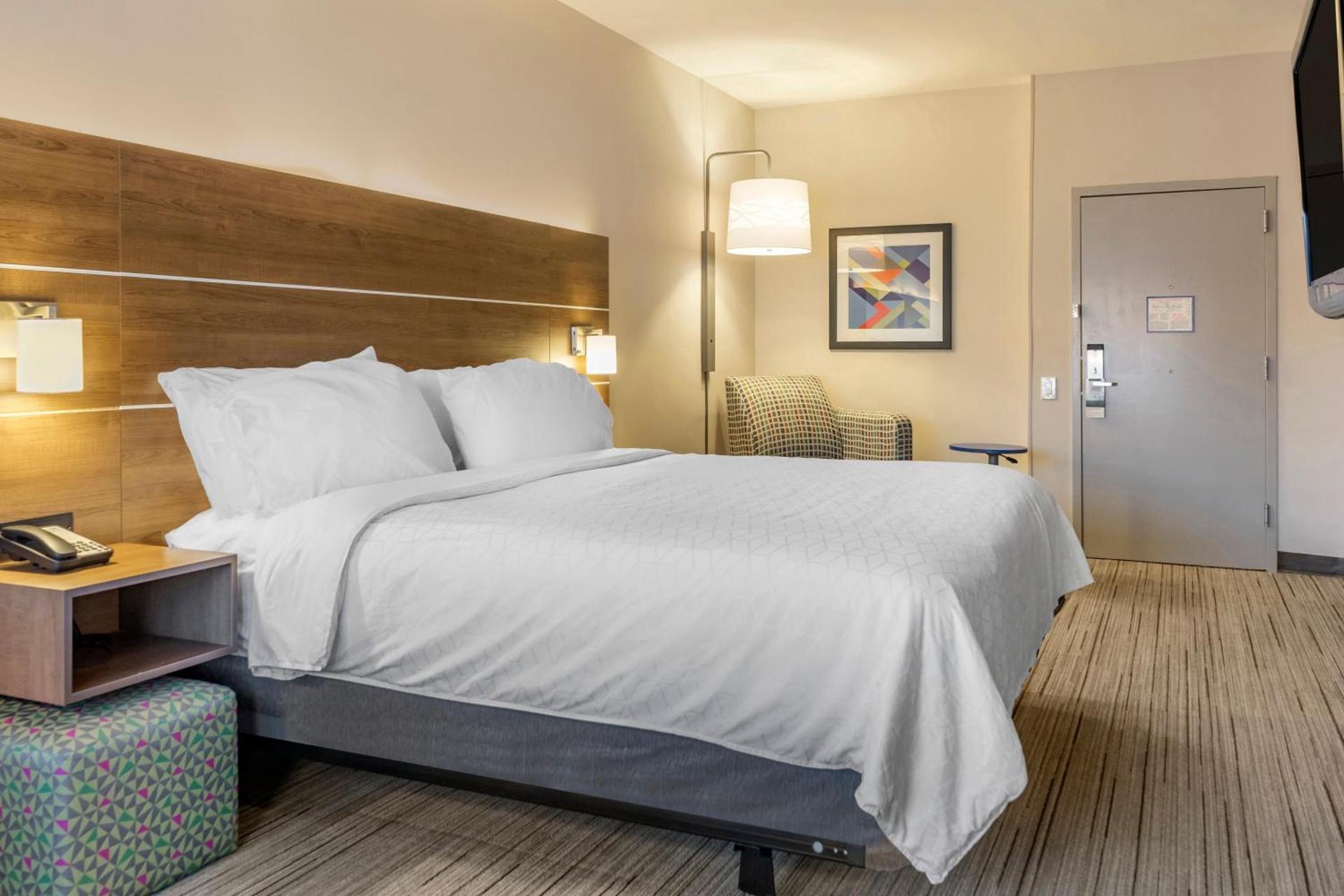 Holiday Inn Express Hotel & Suites Albuquerque Midtown by IHG photo 50