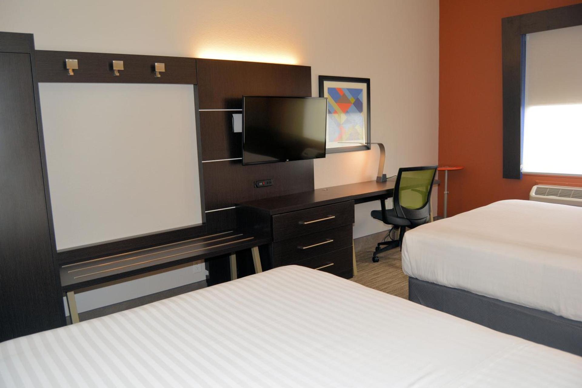 Holiday Inn Express Hotel and Suites Abilene, an IHG Hotel photo 12