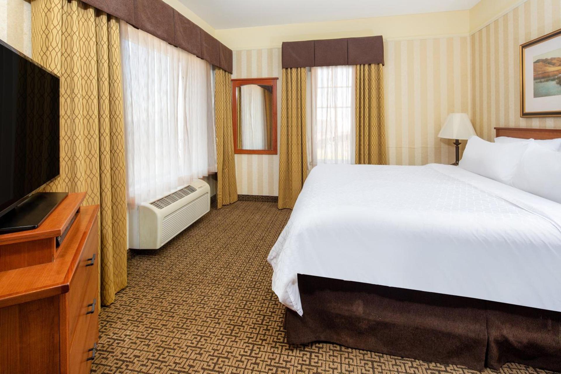 Holiday Inn Express Hotel & Suites Astoria by IHG photo 46