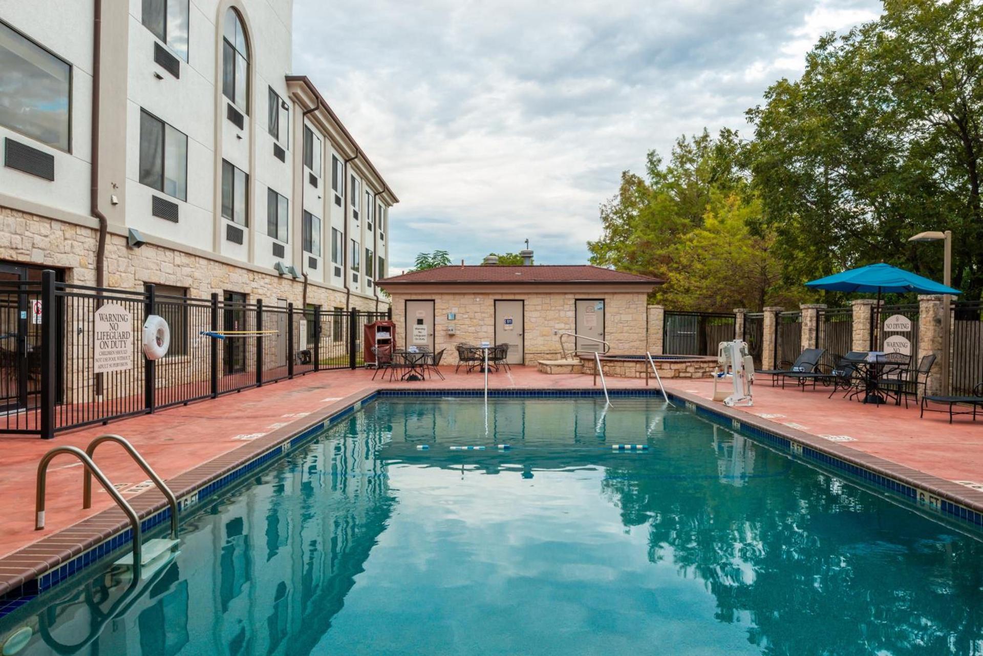 Holiday Inn Express & Suites Austin NW - Lakeline by IHG photo 12