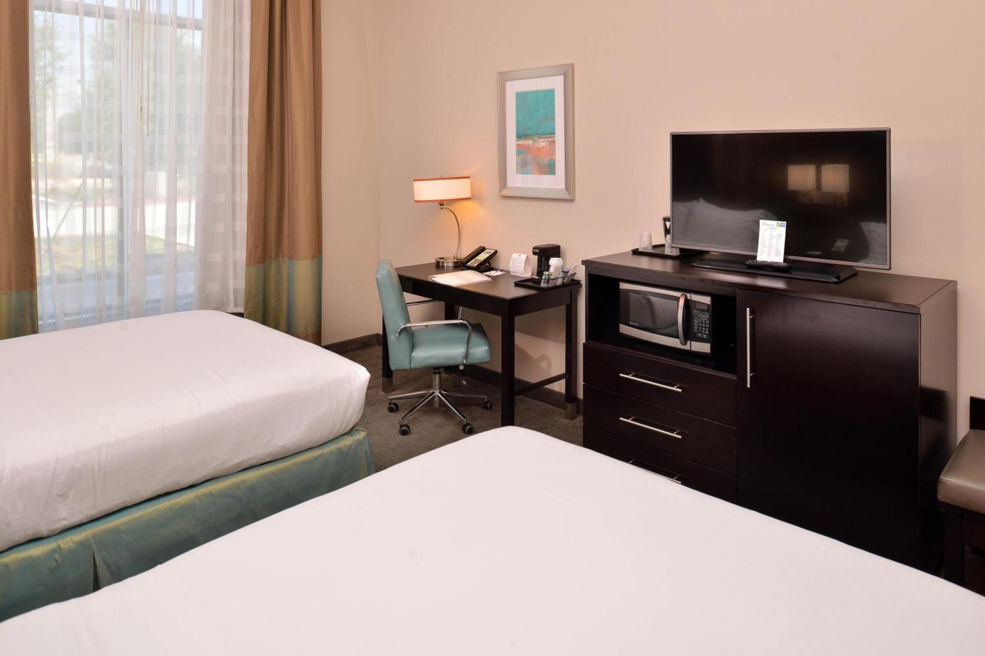 Holiday Inn Express & Suites Austin South by IHG photo 42