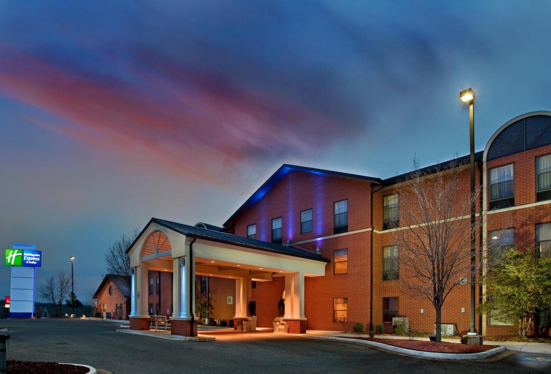 Holiday Inn Express & Suites Batesville by IHG — hotel in Batesville