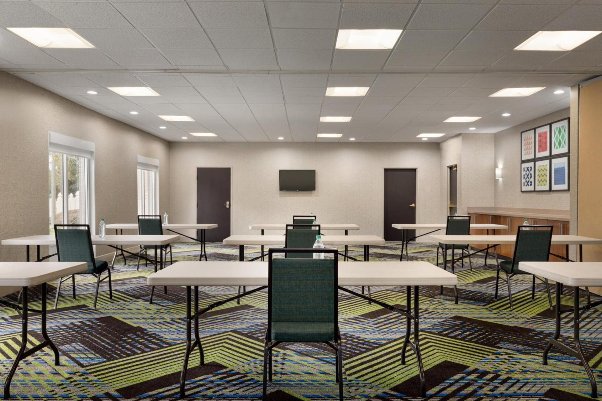 Holiday Inn Express & Suites Auburn - University Area by IHG photo 29