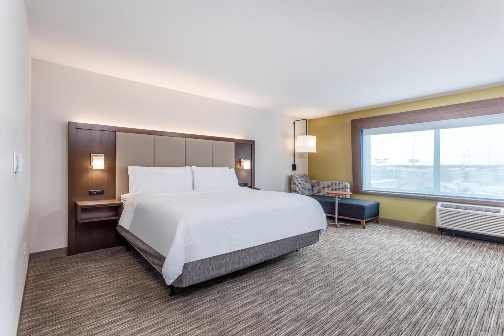 Holiday Inn Express & Suites Hammond by IHG photo 28