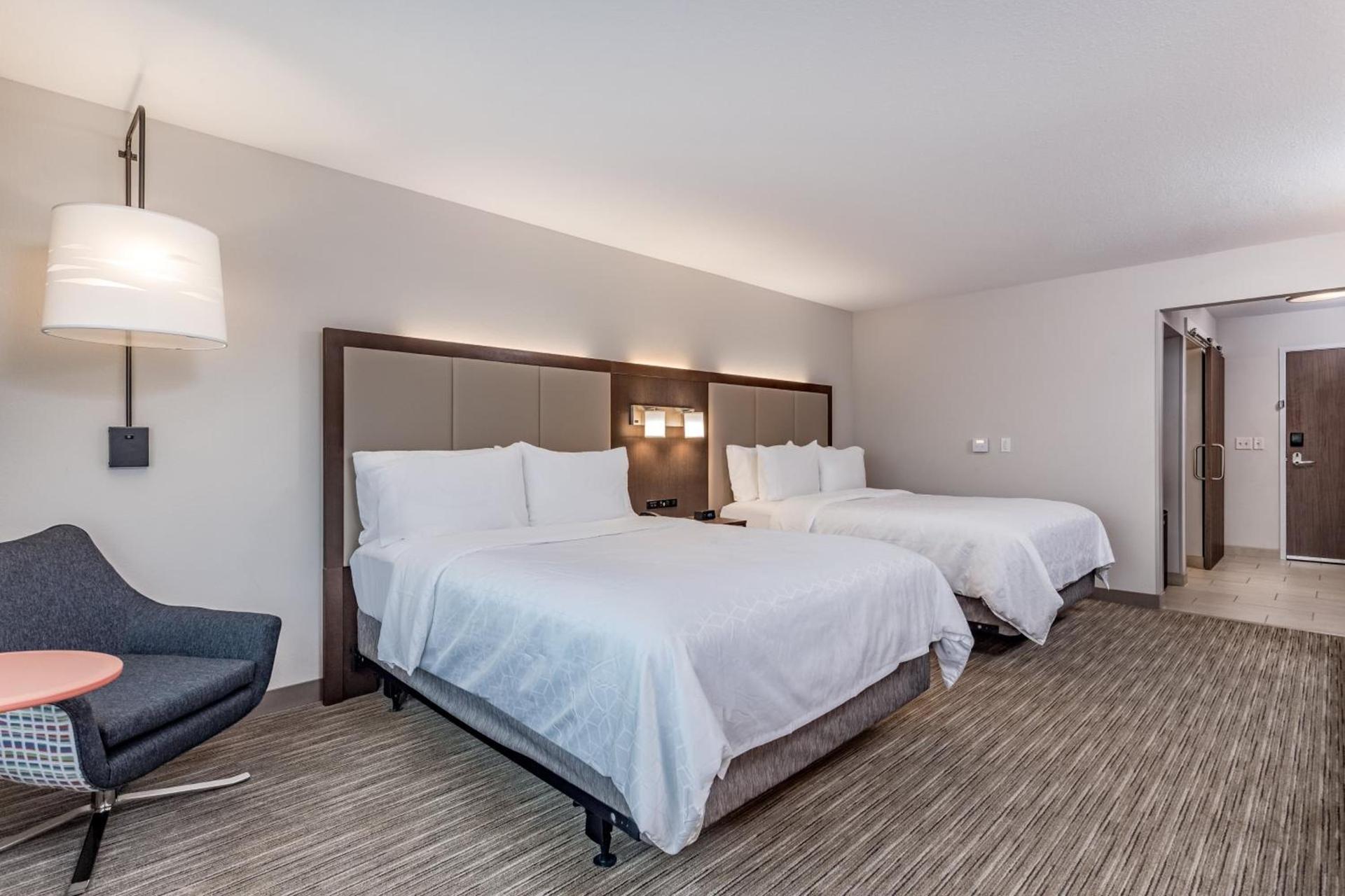 Holiday Inn Express & Suites Hammond by IHG photo 24