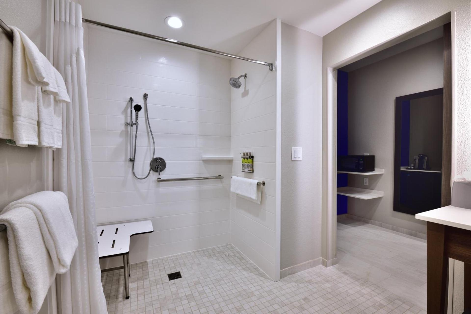 Holiday Inn Express & Suites Spring - Woodlands Area by IHG photo 29