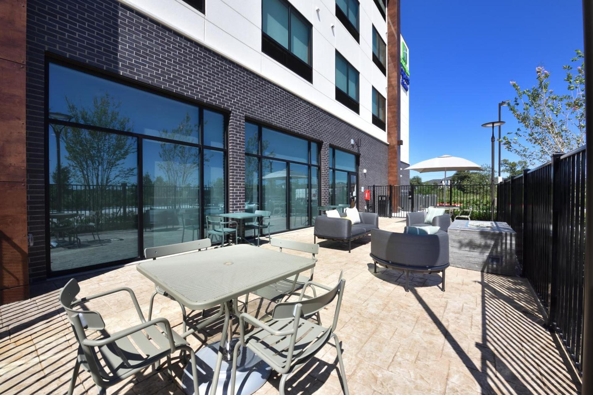 Holiday Inn Express & Suites Spring - Woodlands Area by IHG photo 28