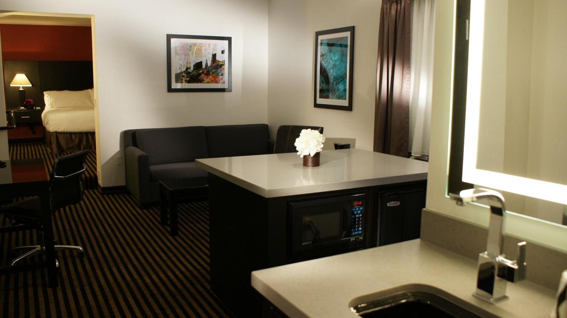 Holiday Inn Express Hollywood Walk of Fame by IHG photo 24