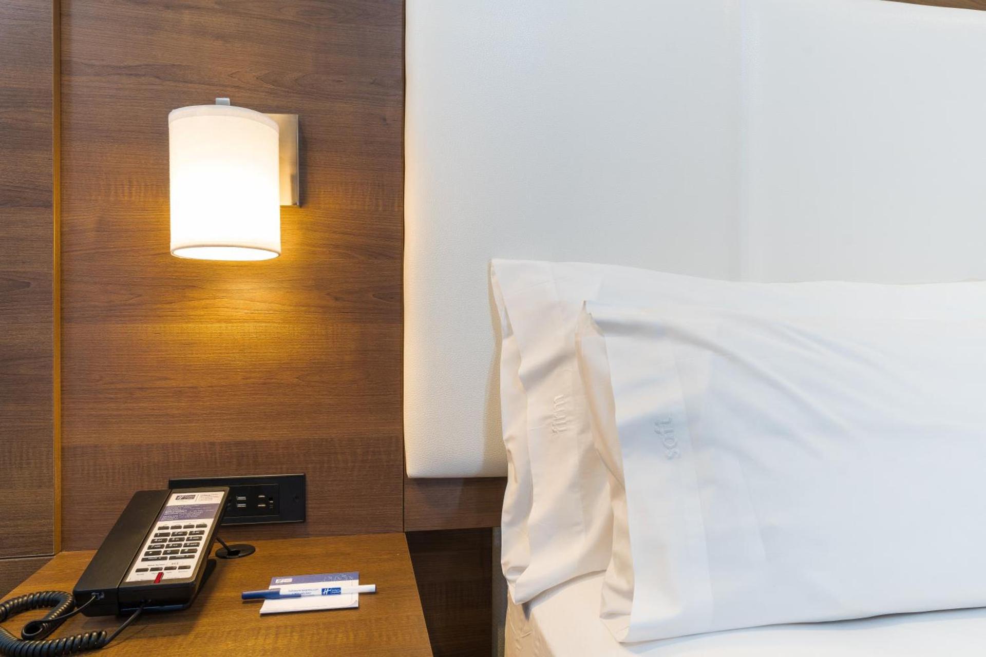 Holiday Inn Express Hollywood Walk of Fame by IHG photo 37
