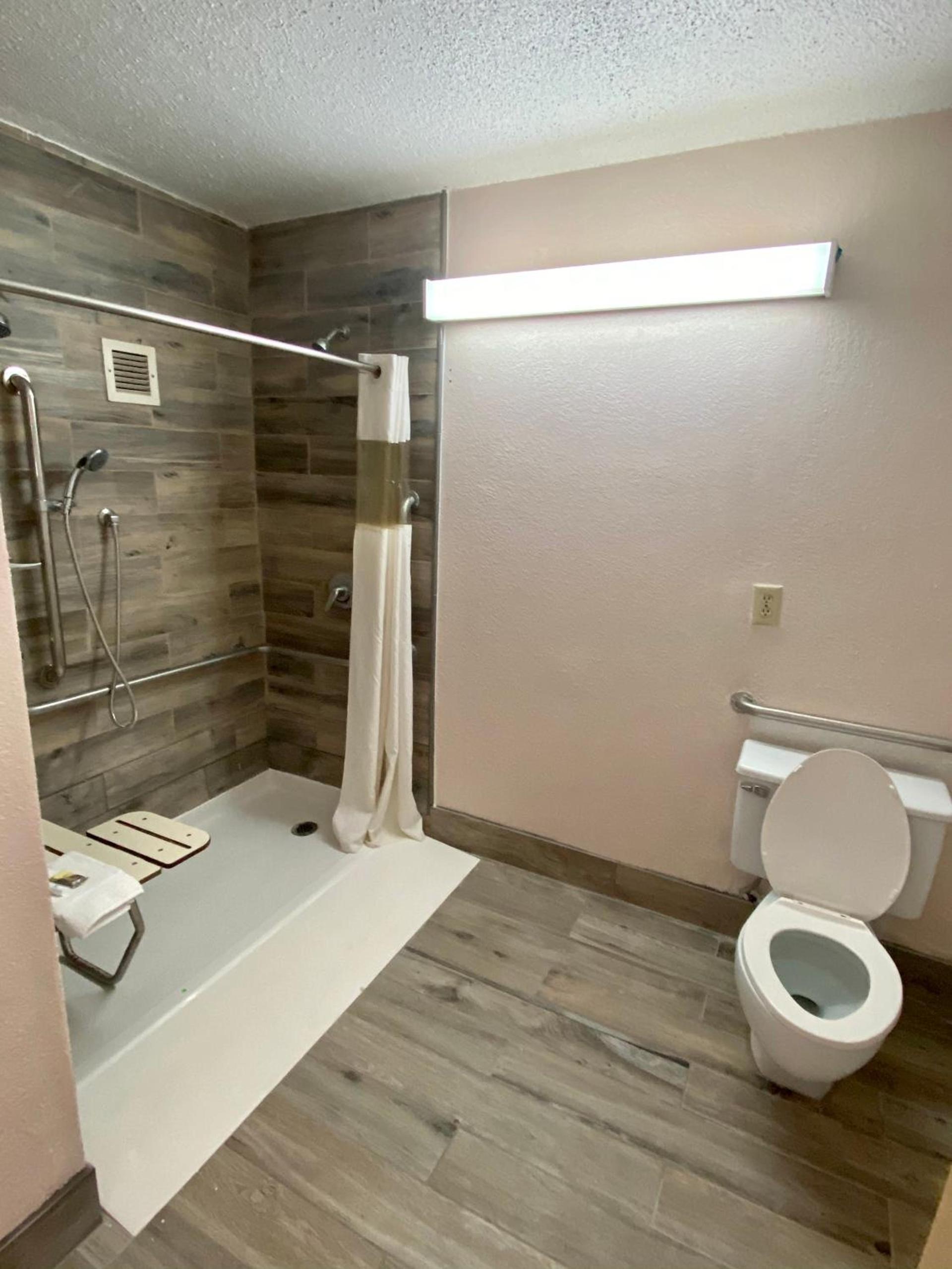Motel 6 Marianna, FL photo 13