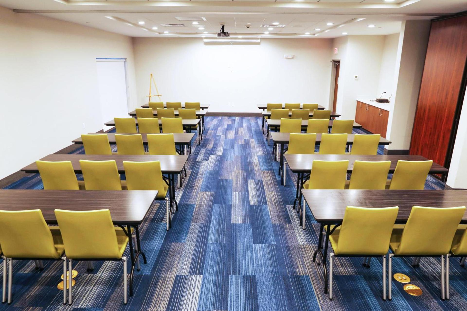 Holiday Inn Express & Suites - Houston IAH - Beltway 8 by IHG photo 34