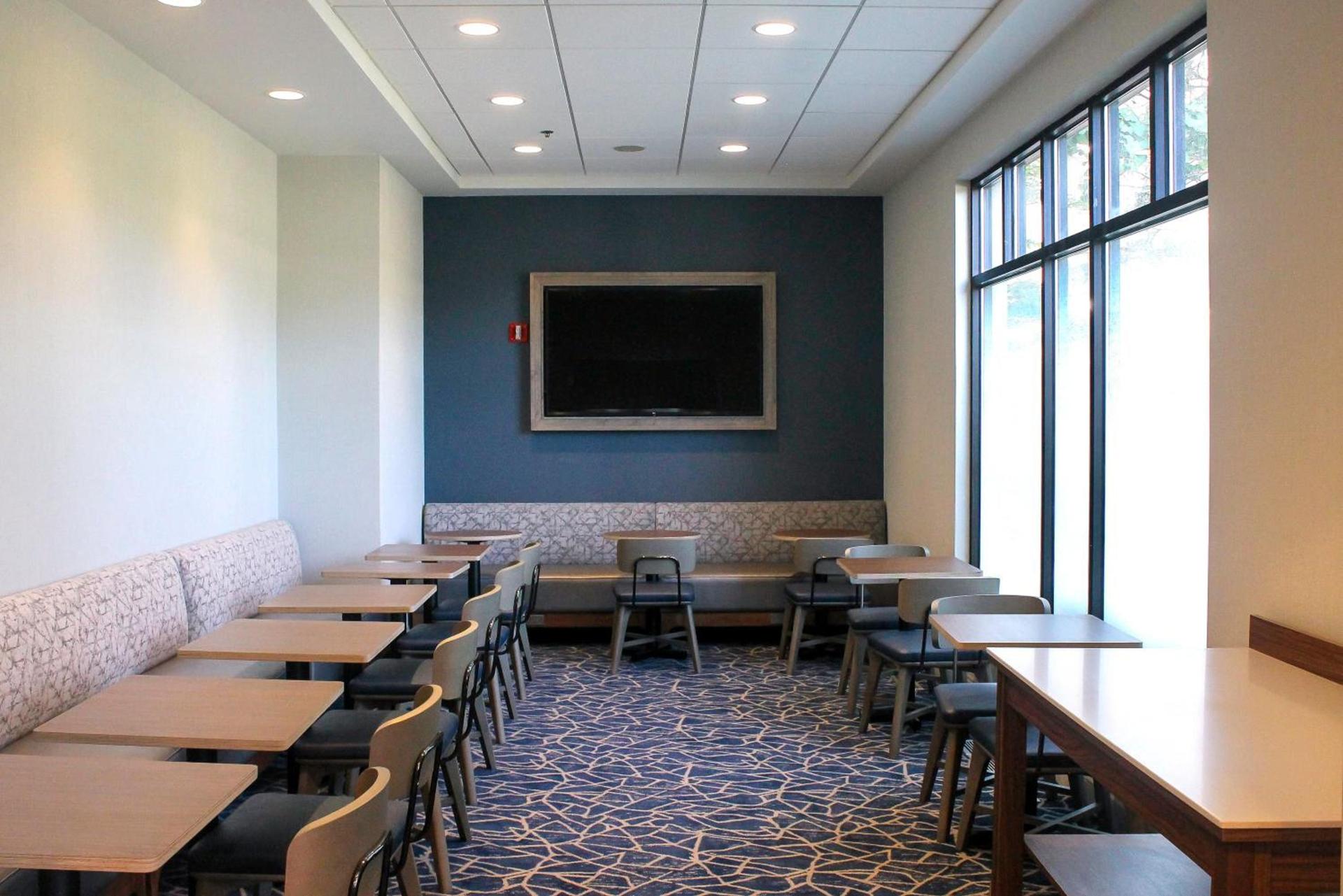 Holiday Inn Express & Suites Boston - Cambridge by IHG photo 43