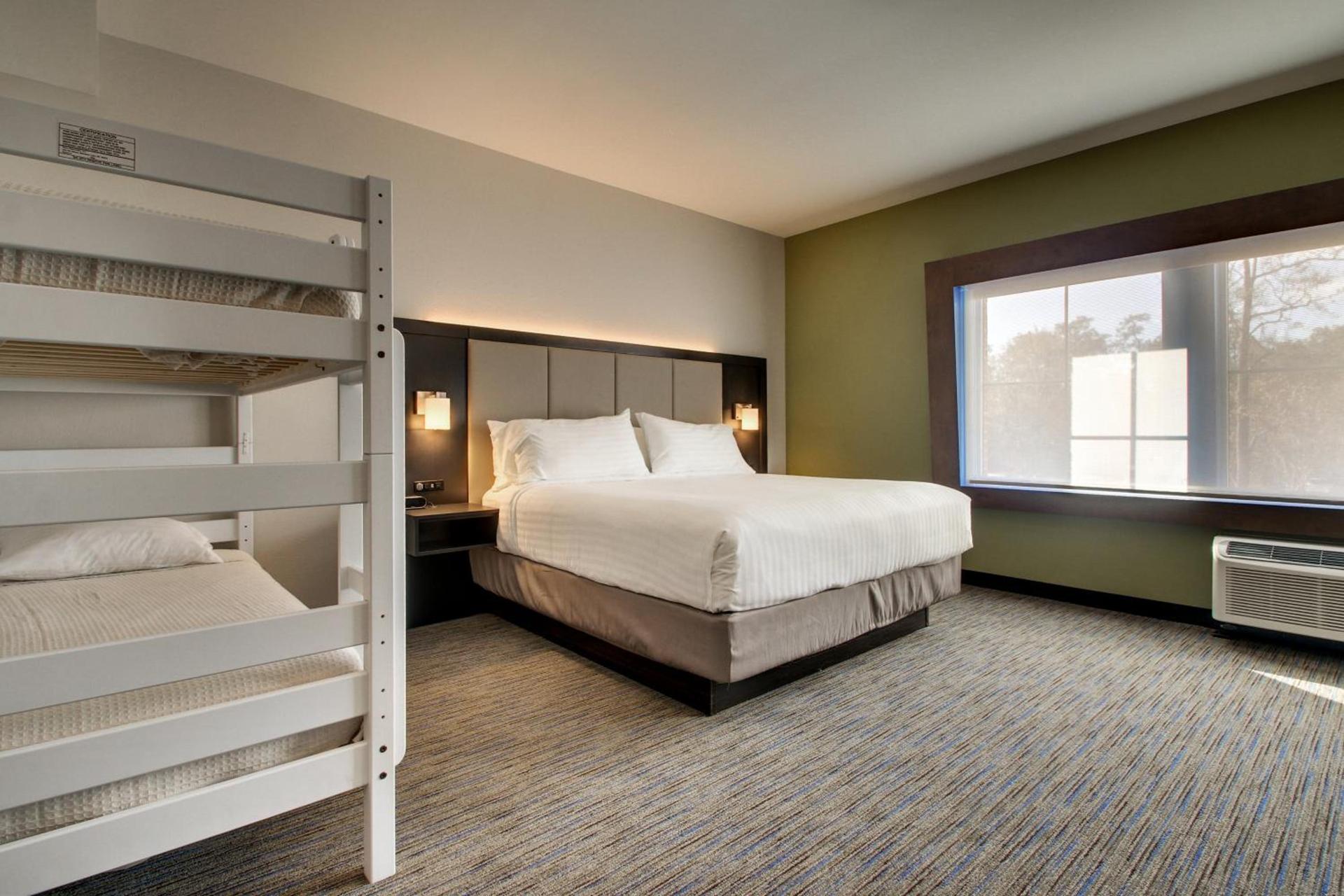 Holiday Inn Express & Suites Charleston NE Mt Pleasant US17 by IHG photo 52