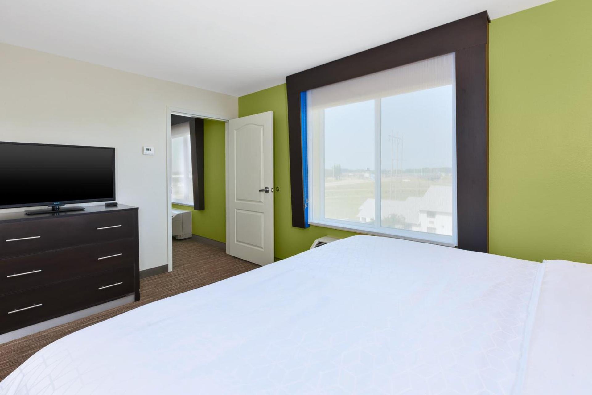 Holiday Inn Express & Suites - Effingham by IHG photo 70