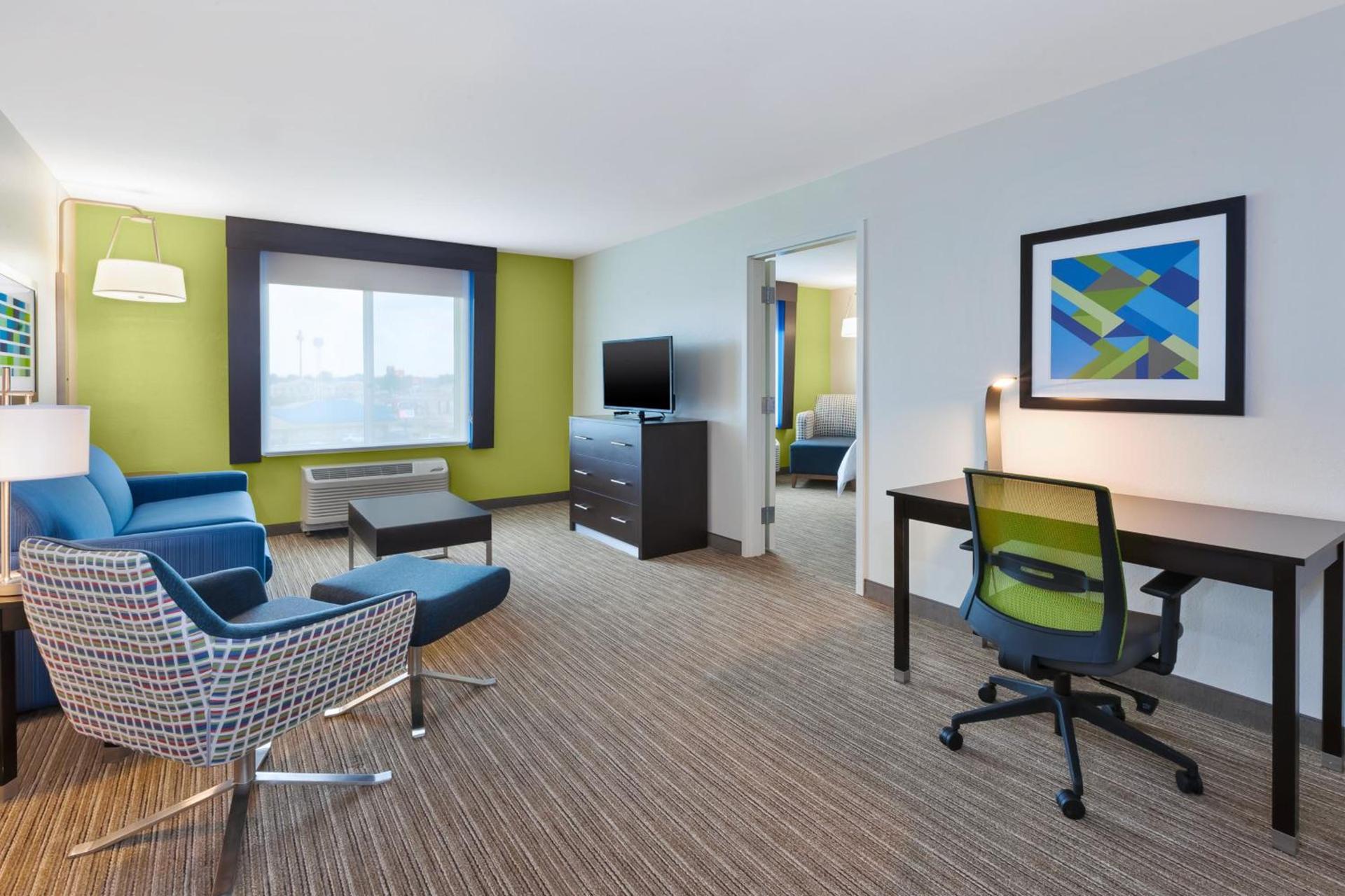 Holiday Inn Express & Suites - Effingham by IHG photo 55