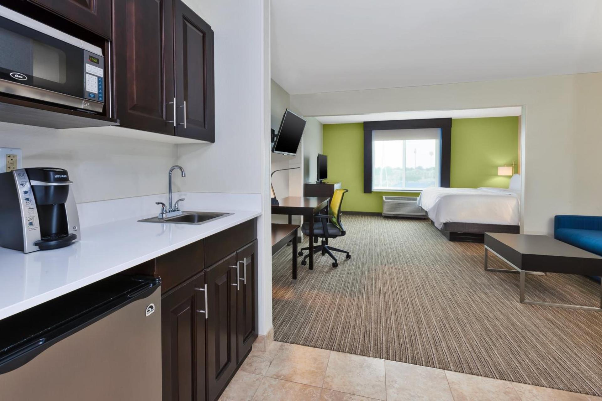 Holiday Inn Express & Suites - Effingham by IHG photo 73