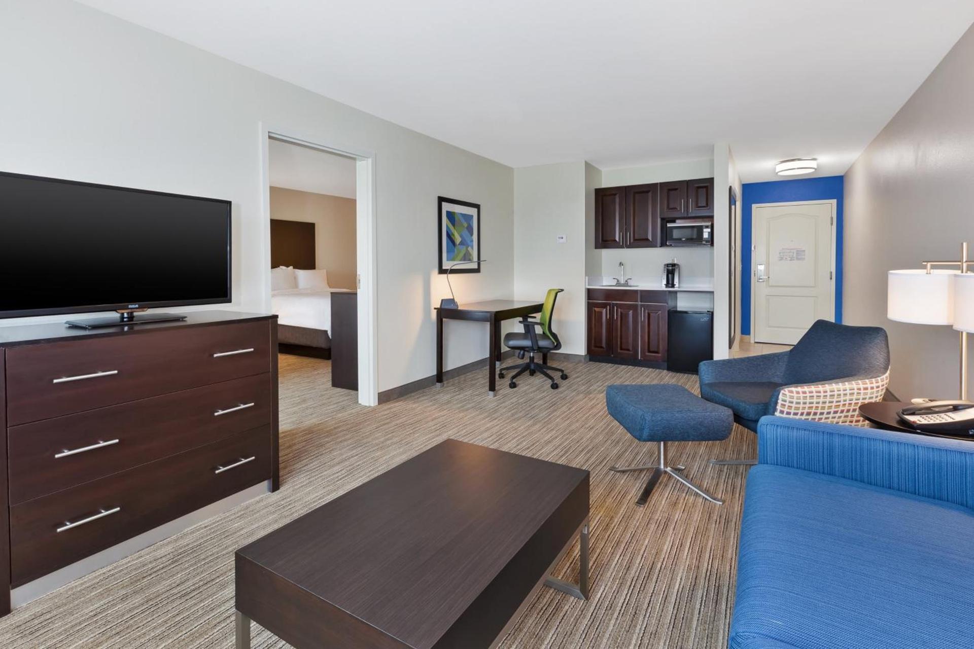 Holiday Inn Express & Suites - Effingham by IHG photo 53