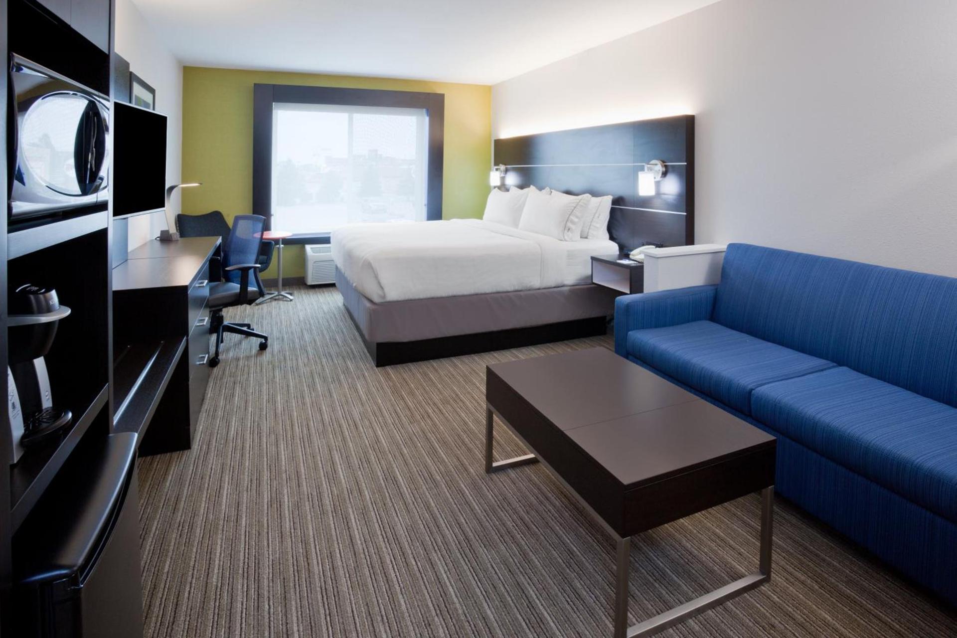 Holiday Inn Express & Suites - Dickinson by IHG photo 78