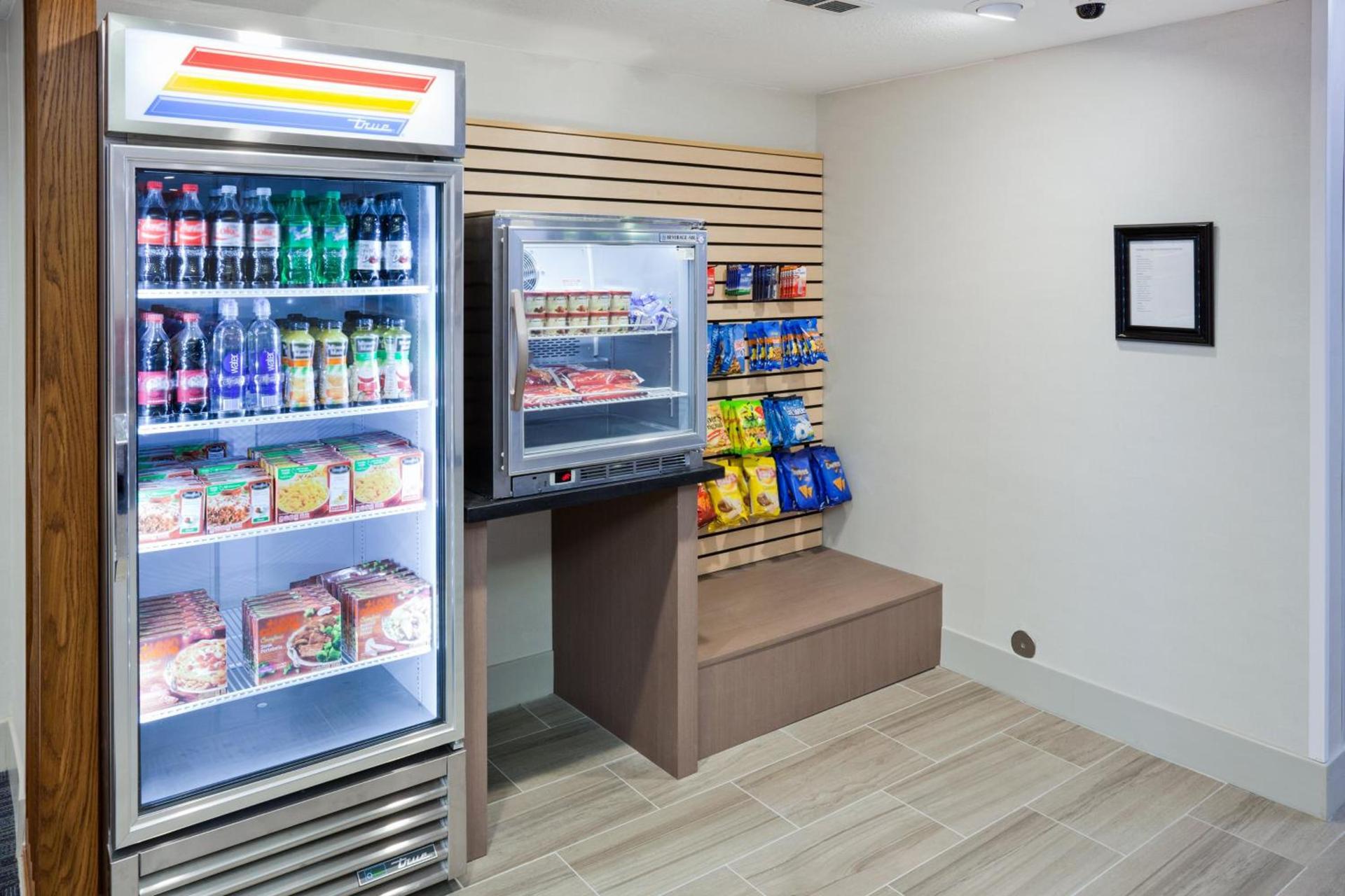 Holiday Inn Express & Suites - Dickinson by IHG photo 65