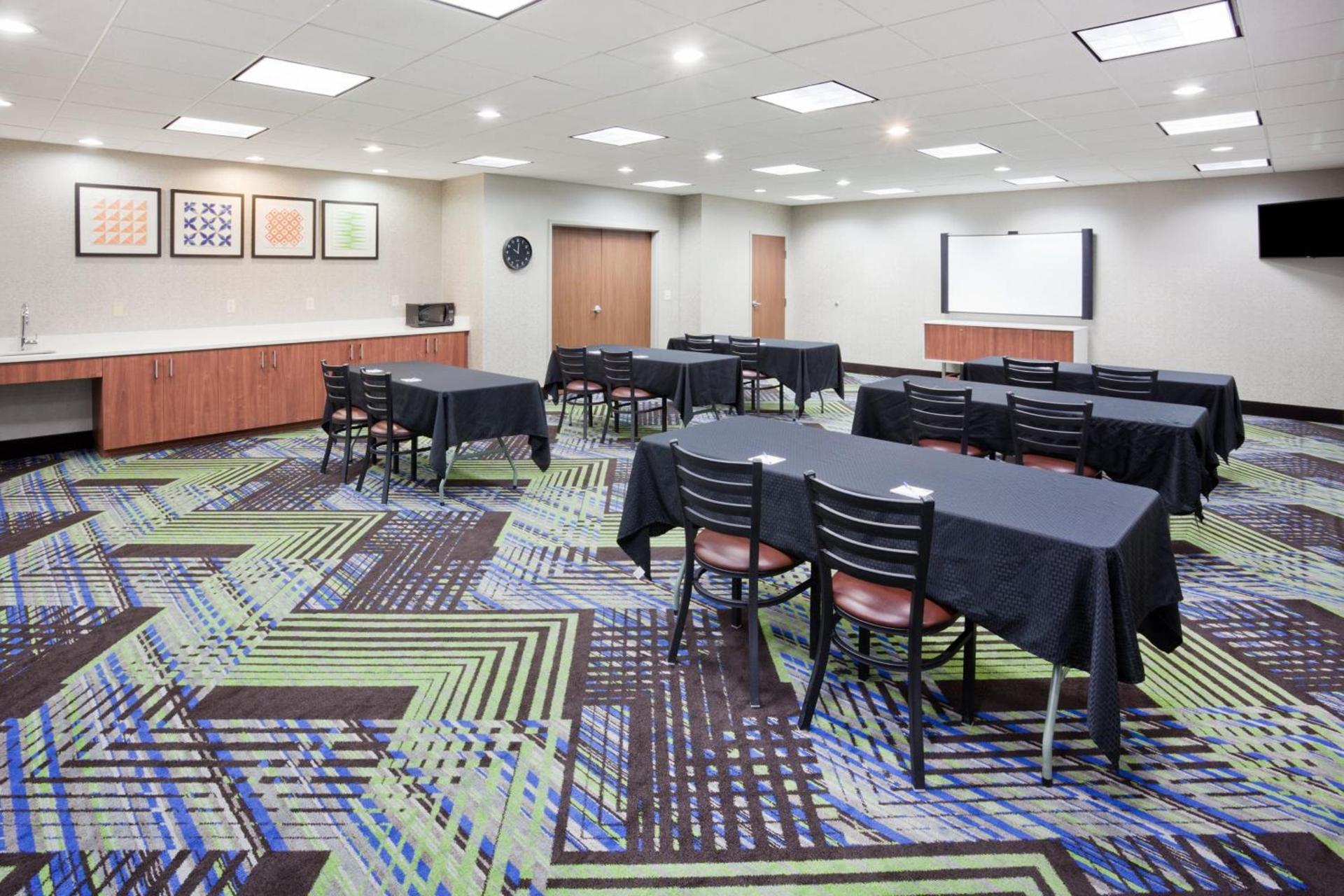Holiday Inn Express & Suites - Dickinson by IHG photo 50