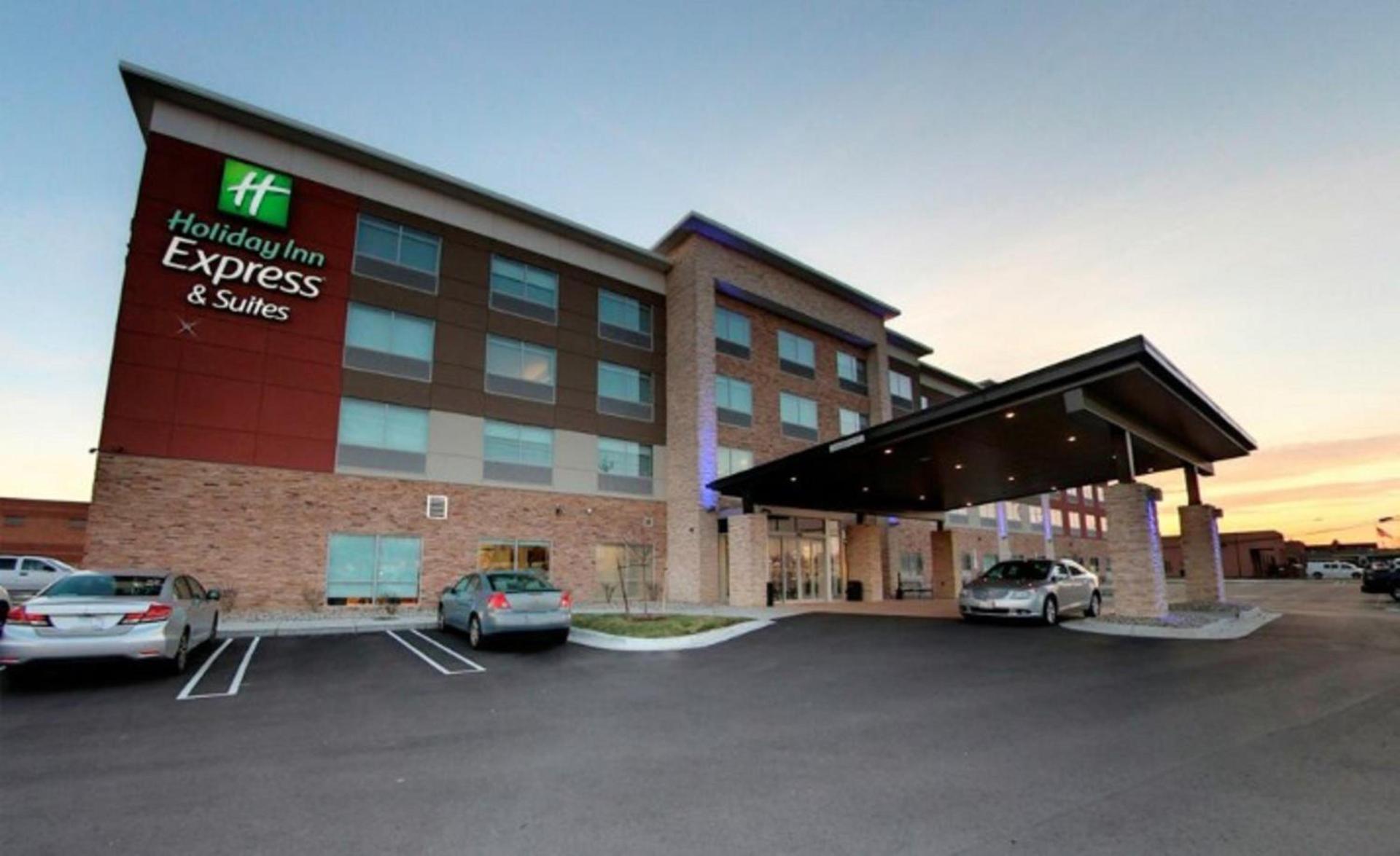 Holiday Inn Express & Suites - Detroit North - Roseville by IHG — hotel in Roseville
