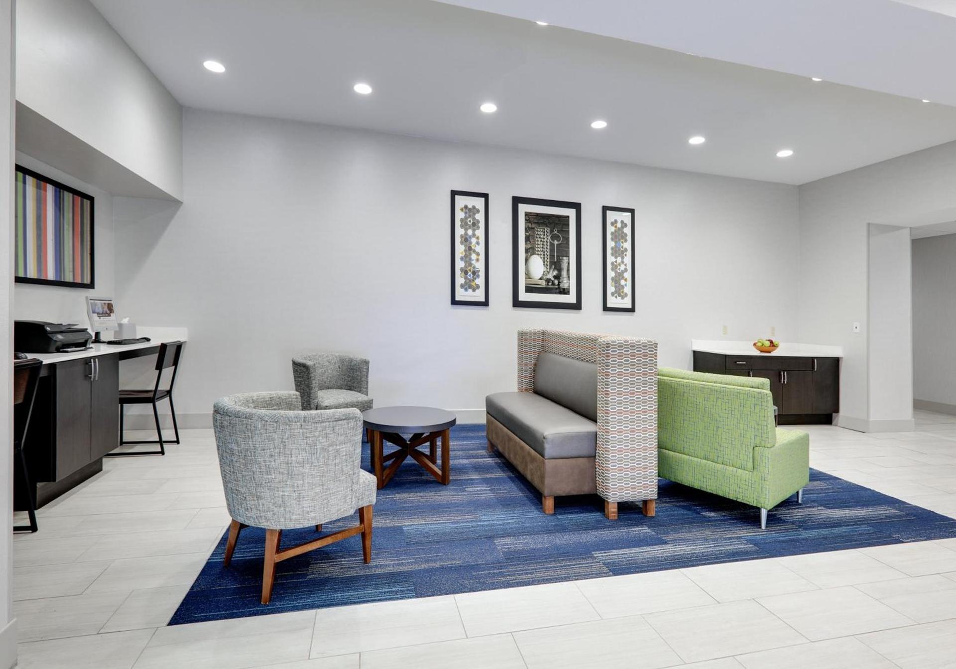 Holiday Inn Express Hotel & Suites Cleburne by IHG photo 31