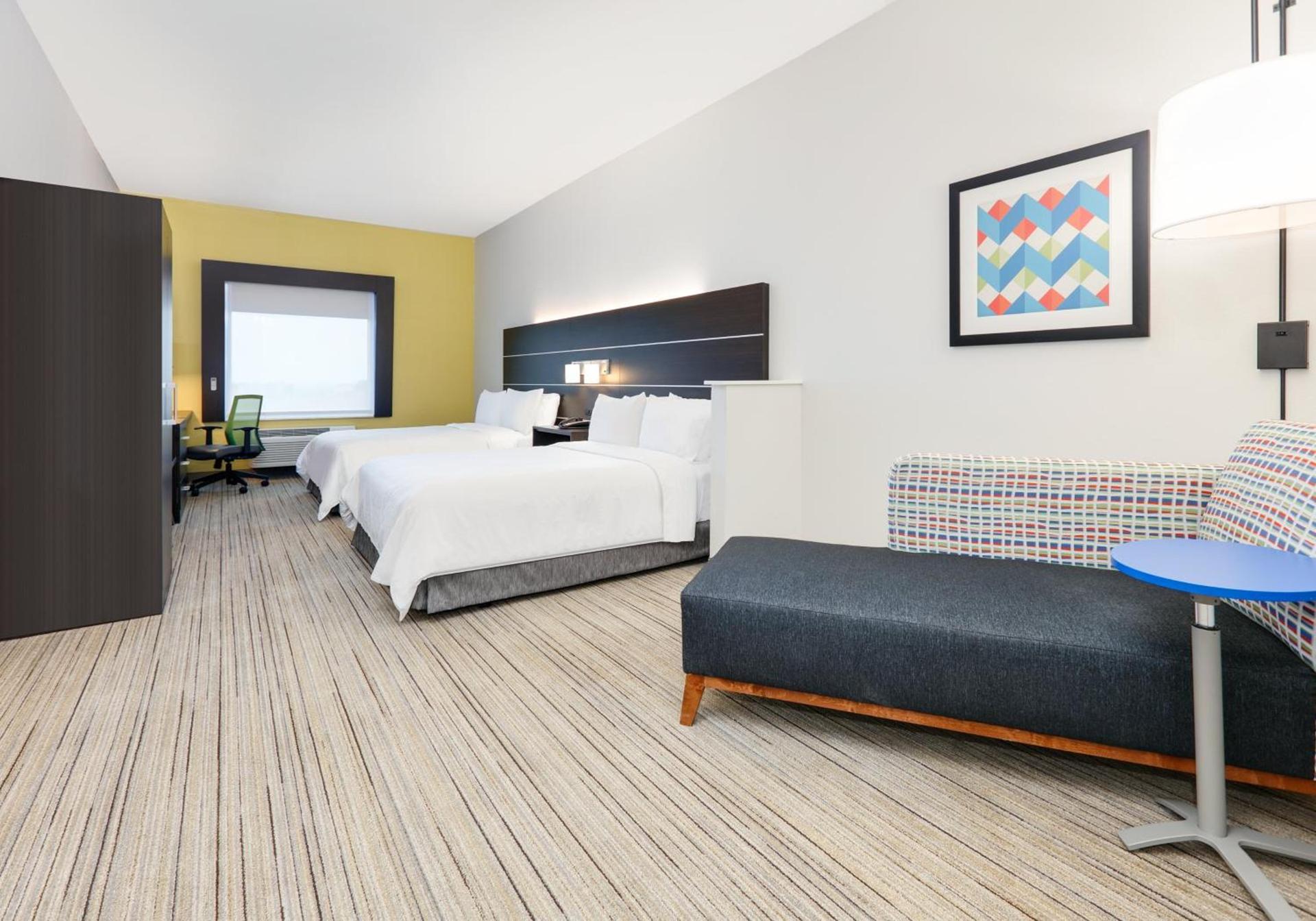 Holiday Inn Express Hotel & Suites Cleburne by IHG photo 44