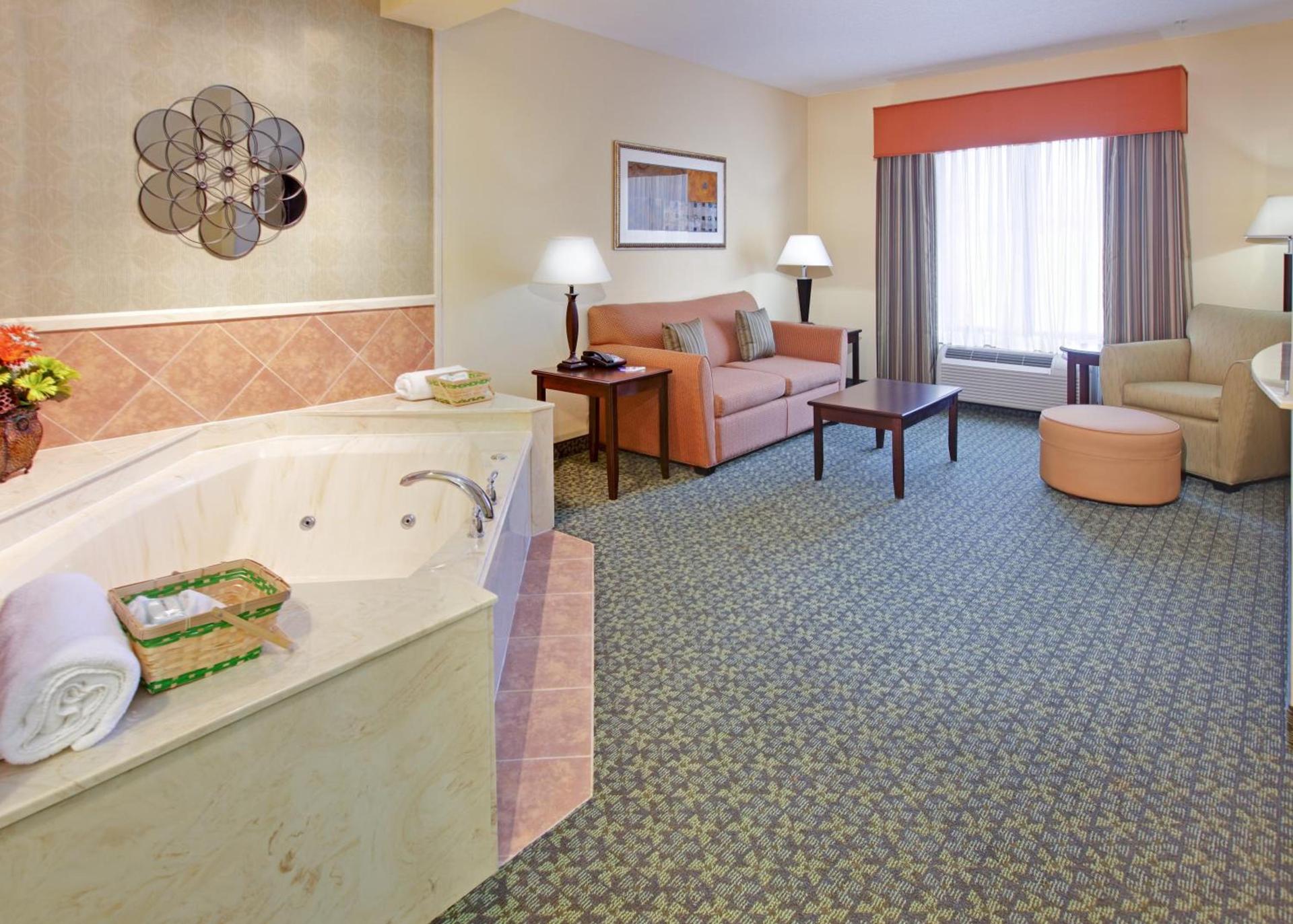 Holiday Inn Express & Suites Covington by IHG photo 14