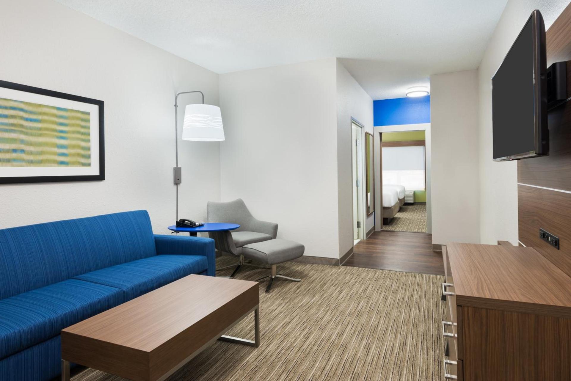 Holiday Inn Express & Suites - Columbus Airport East by IHG photo 22