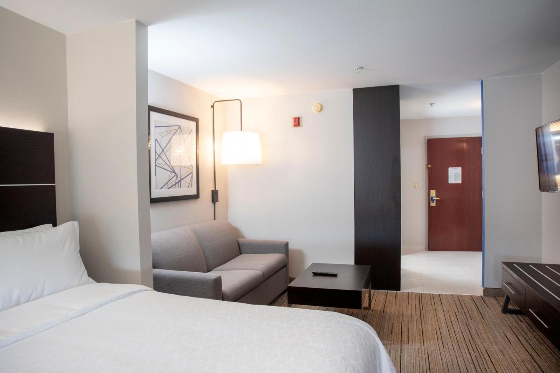 Holiday Inn Express Hotel & Suites Chester by IHG photo 21