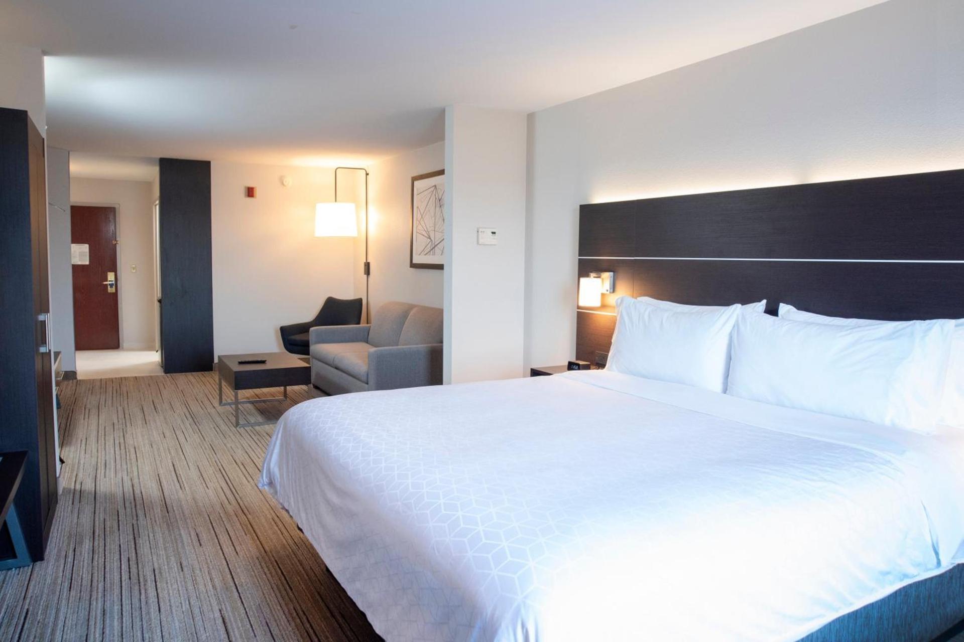 Holiday Inn Express Hotel & Suites Chester by IHG photo 22