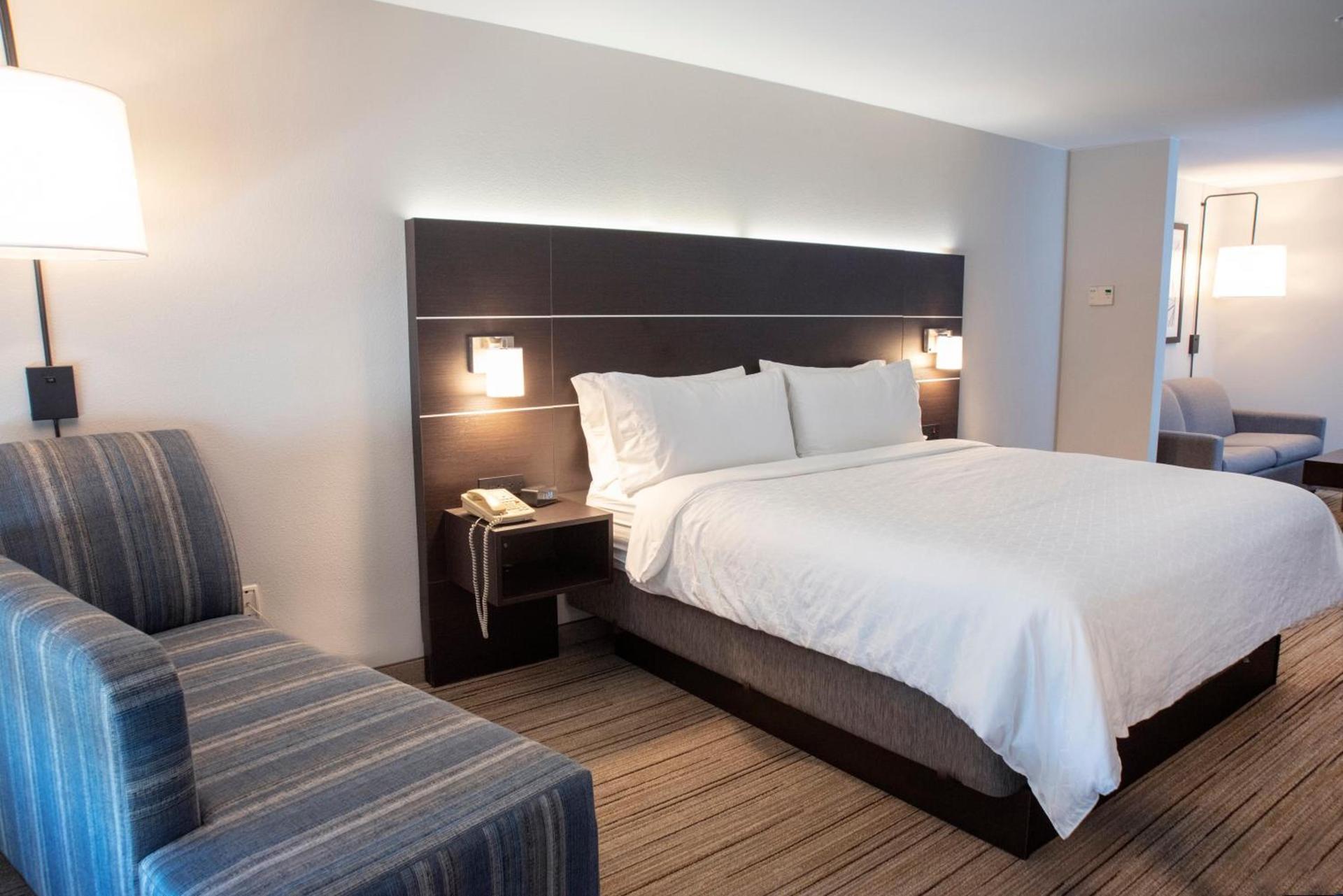 Holiday Inn Express Hotel & Suites Chester by IHG photo 19
