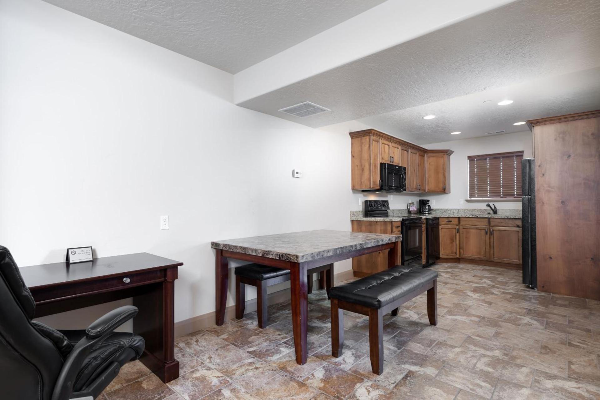 Duchesne Suites photo 15